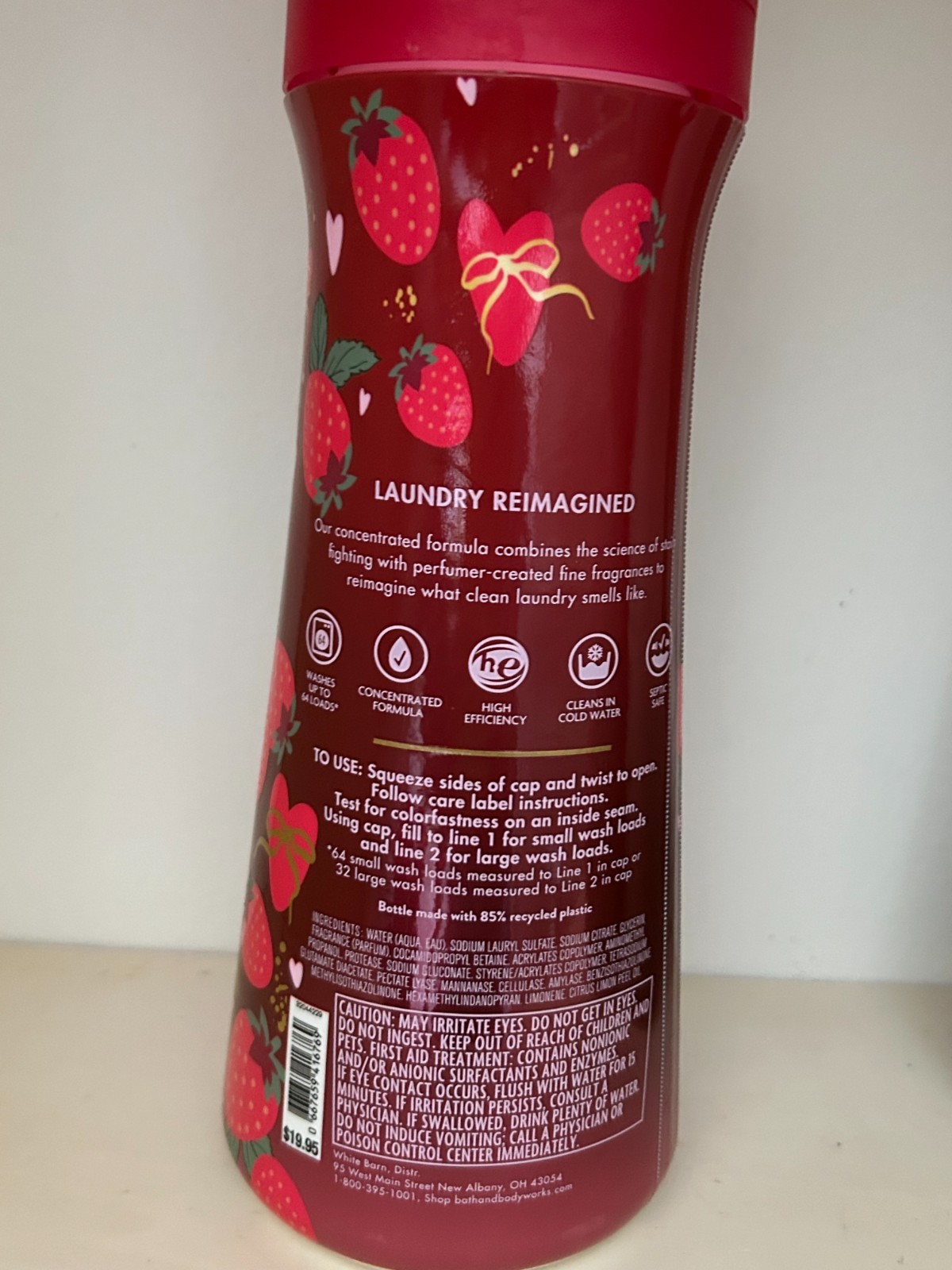 Bath & Body Works Strawberry Pound cake Laundry Detergent New