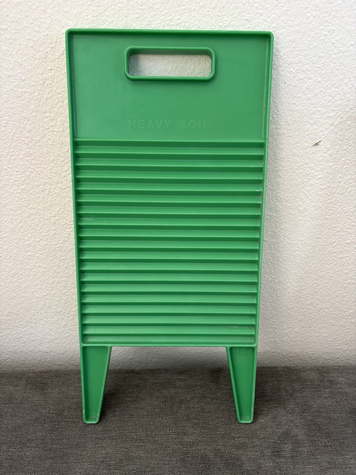 VINTAGE Fesco 4544 Made In USA Green Plastic Washing Board 18”x8.5” Movie Prop