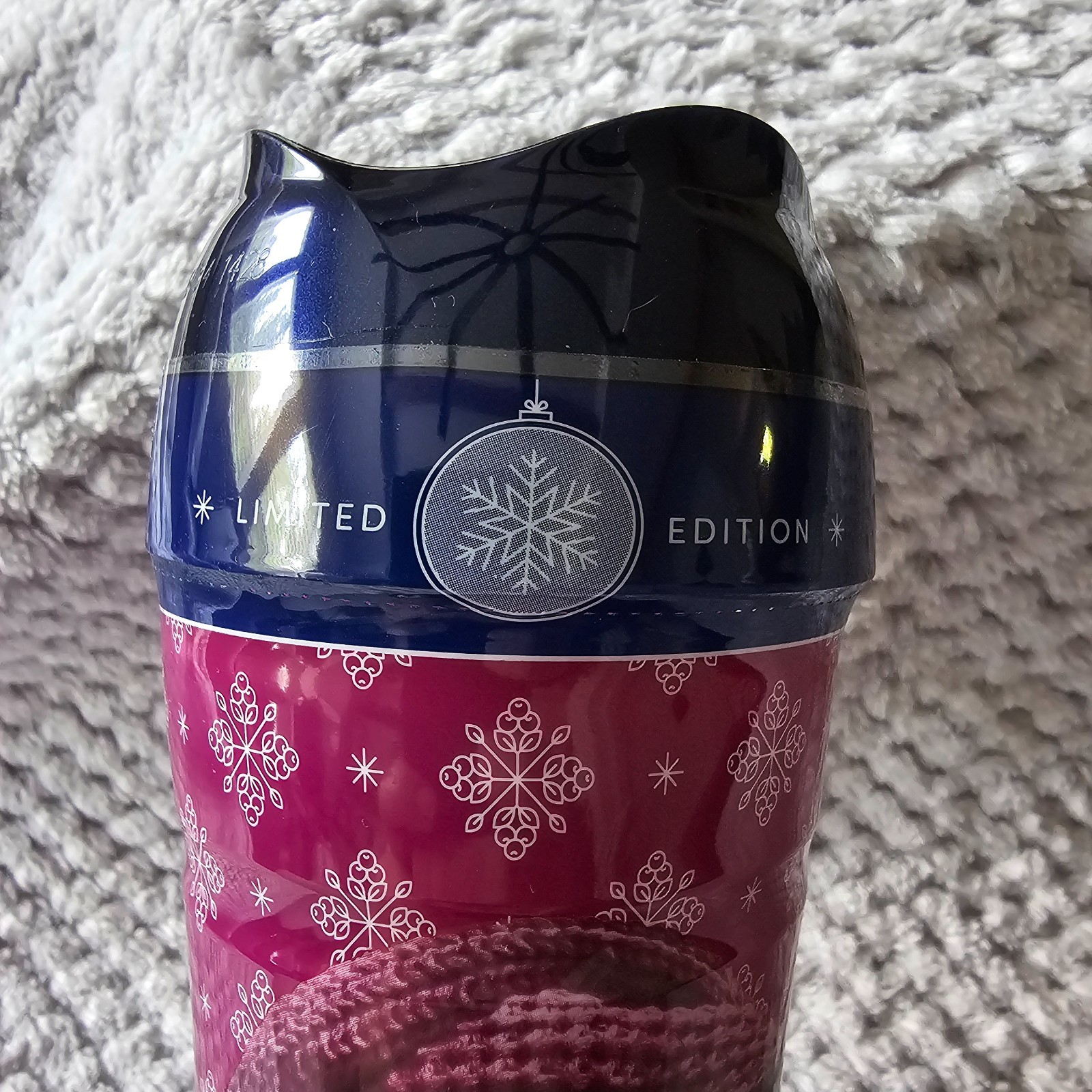 NEW Pack Of 4 Downy Cozy Collection Laundry Scent Booster SNOW BERRY 7.8oz NEW