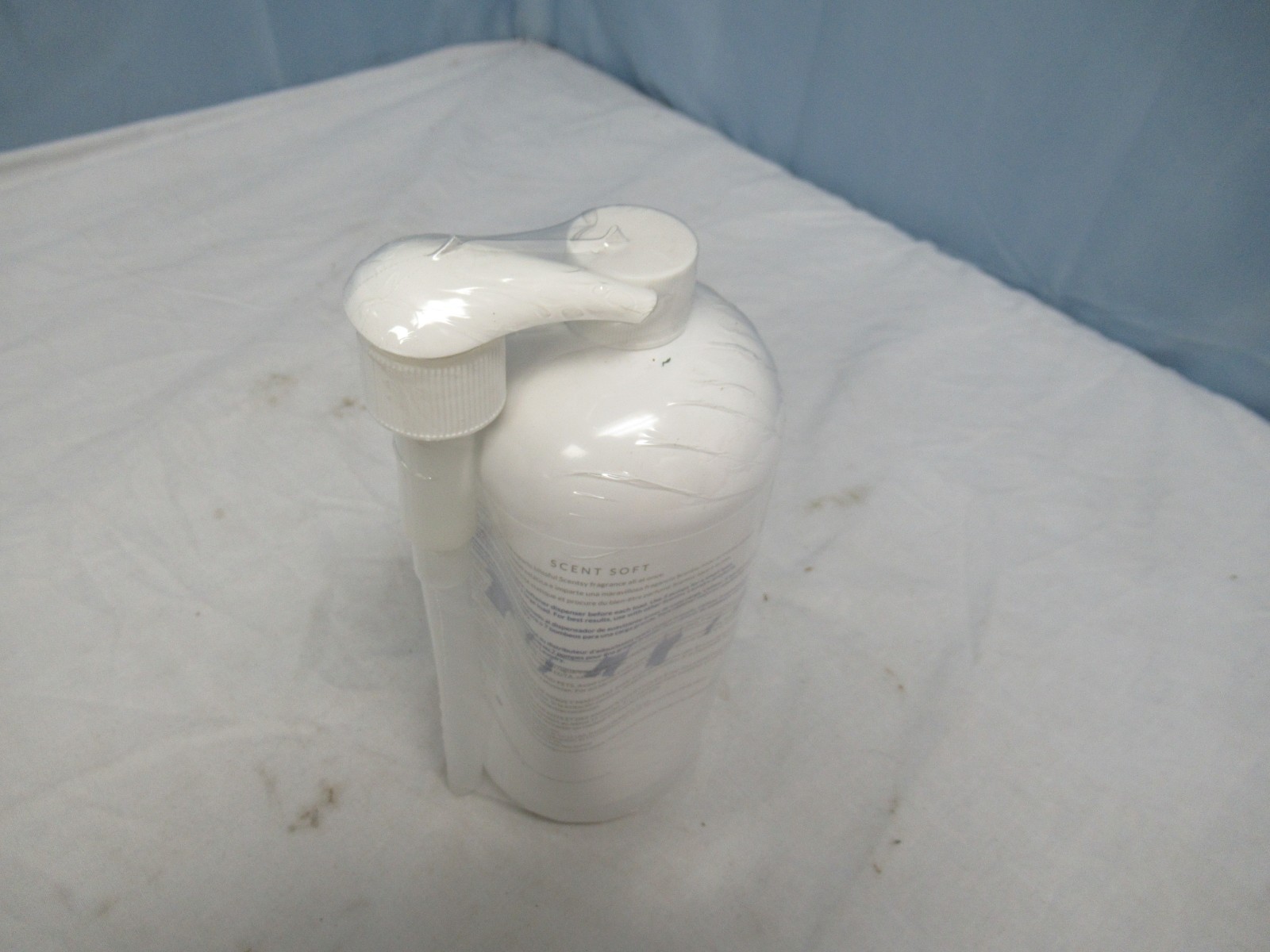 Scentsy Laundry Scent Soft with Pump Aloe Water & Cucumber 32 fl oz (UU)