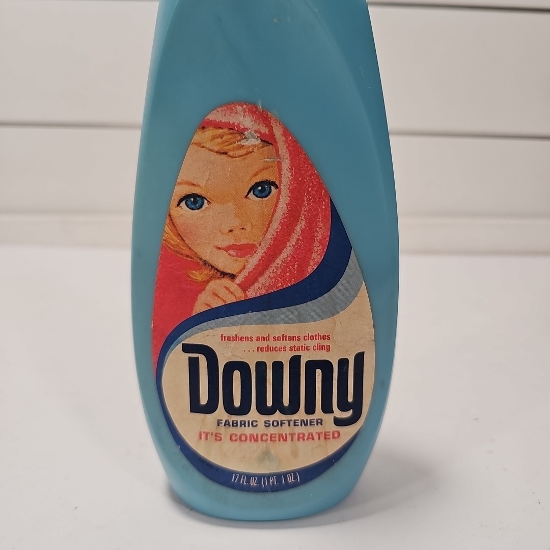 VTG Downy Fabric Softener Concentrate for Static Cling 17 Fl .Oz. Half Full