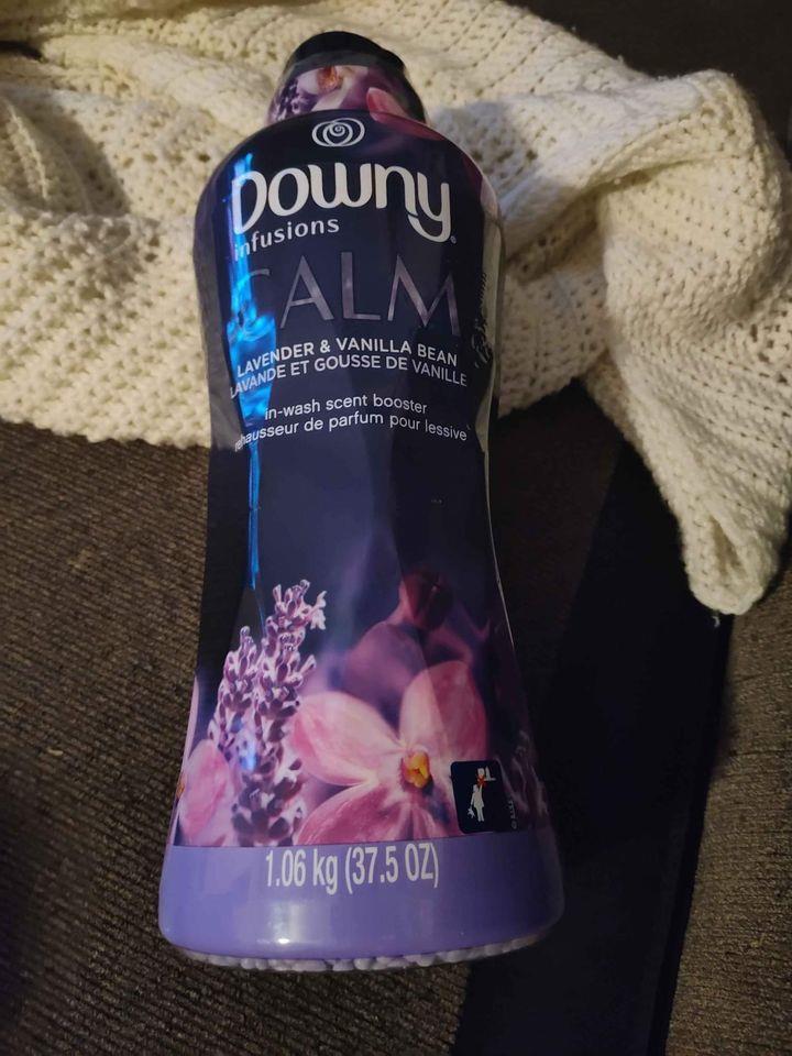 New Downy Infusions CALM Lavender And Vanilla Bean In Wash Scent Booster 37.5 oz