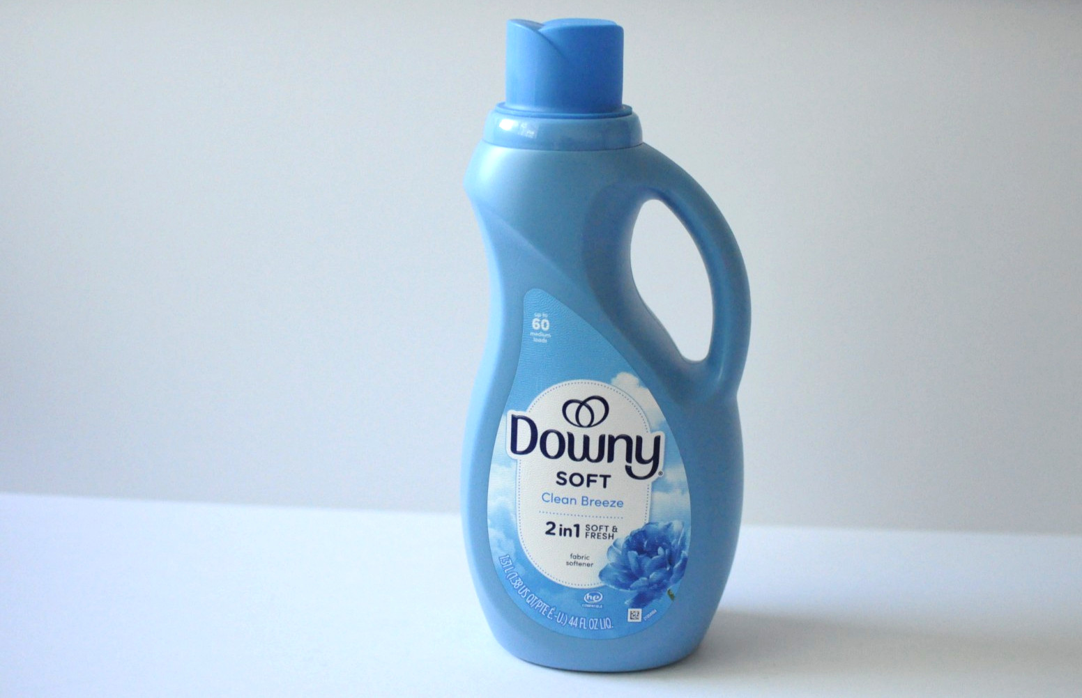 Downy Soft CLEAN BREEZE 2 In 1 Soft & Fresh Fabric Softener 44 fl oz 7 Benefits