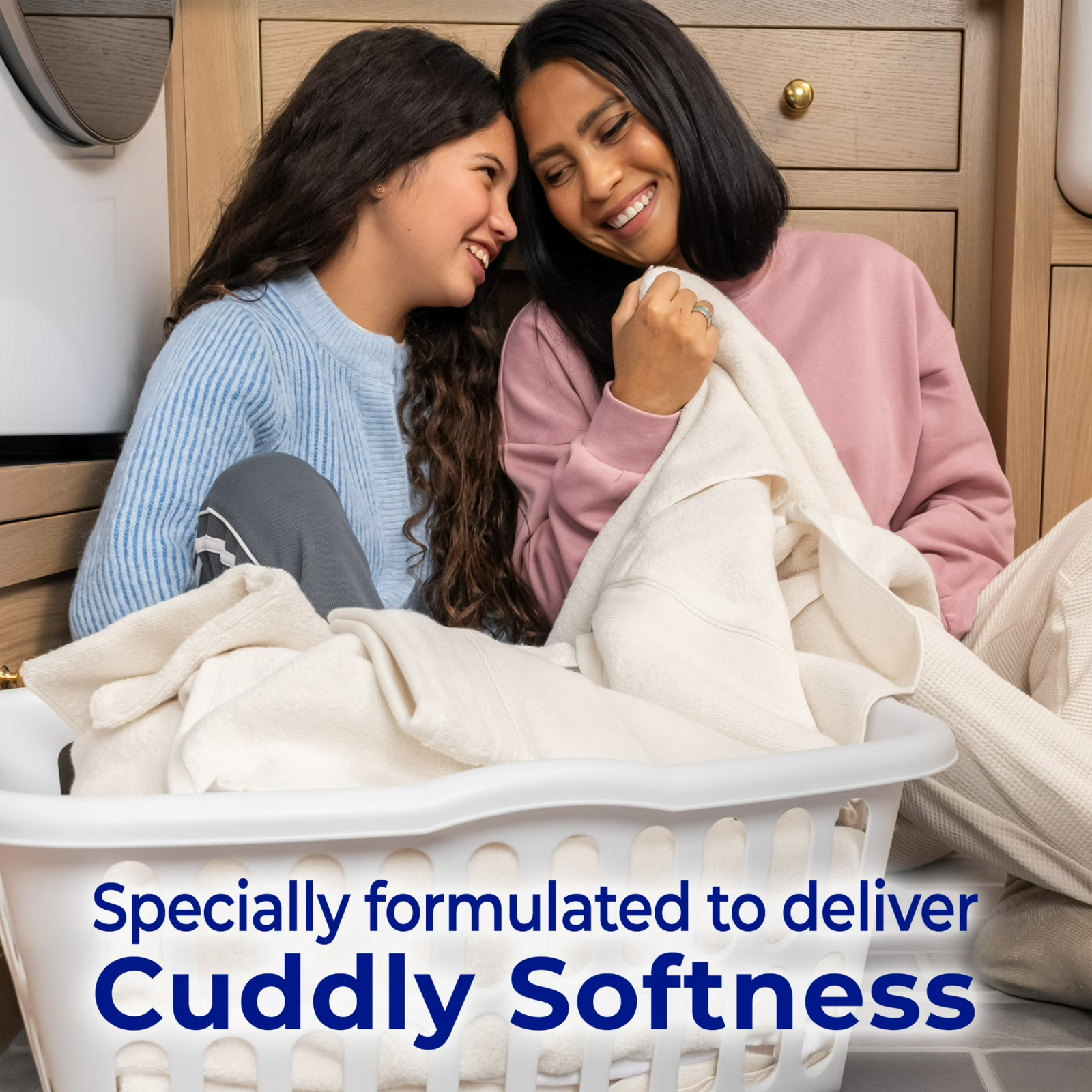 Snuggle Liquid Fabric Softener, Cuddle-Up Fresh Blue Sparkle, 39.4 oz, 58 Loads