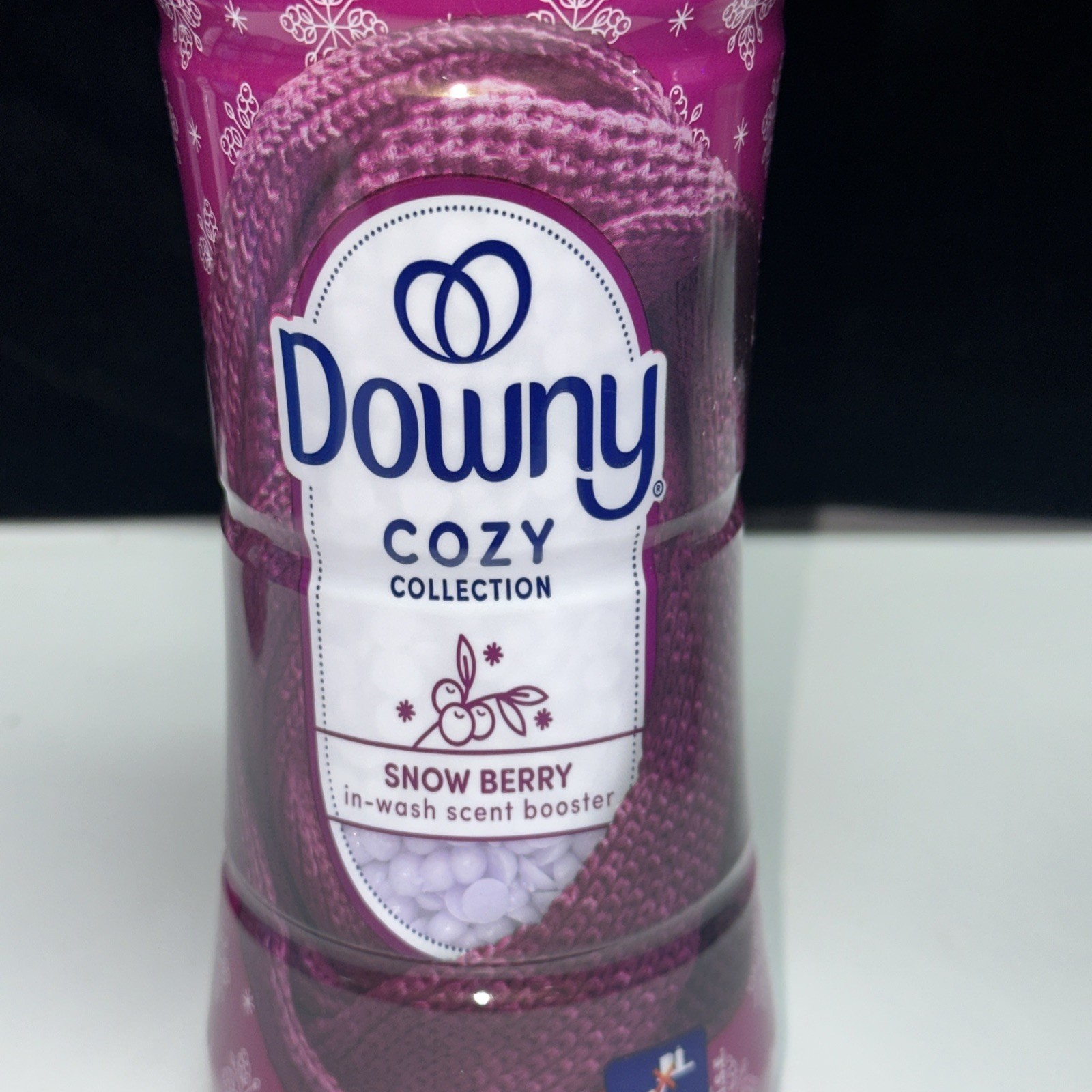 NEW PACK OF 4 DOWNY COZY COLLECTION Laundry Scent Booster SNOW BERRY 7.8oz