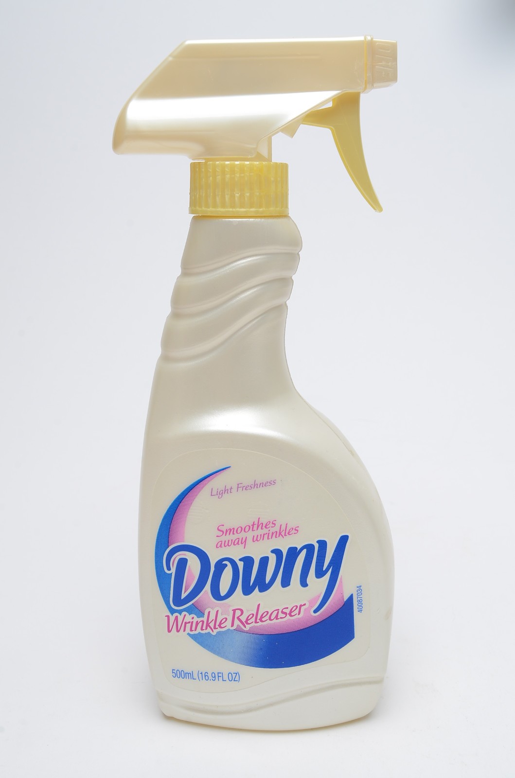 Vintage 2000 Downy Wrinkle Releaser Spray Light Freshness Original Formula 16.9