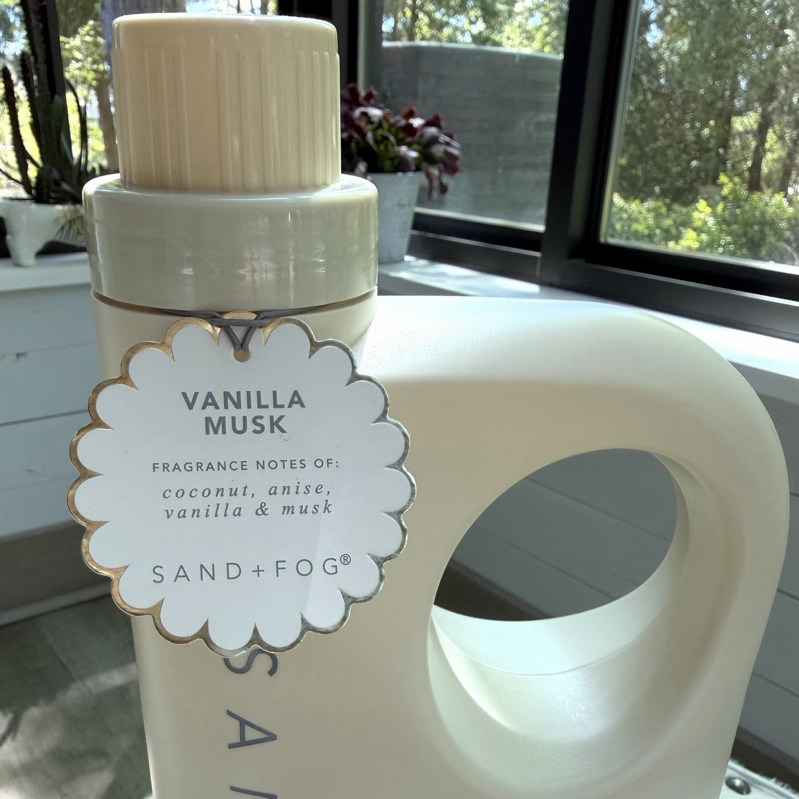 Sand + Fog Vanilla Musk Laundry Detergent 71 fl oz Coconut Anise Luxury Home NWT