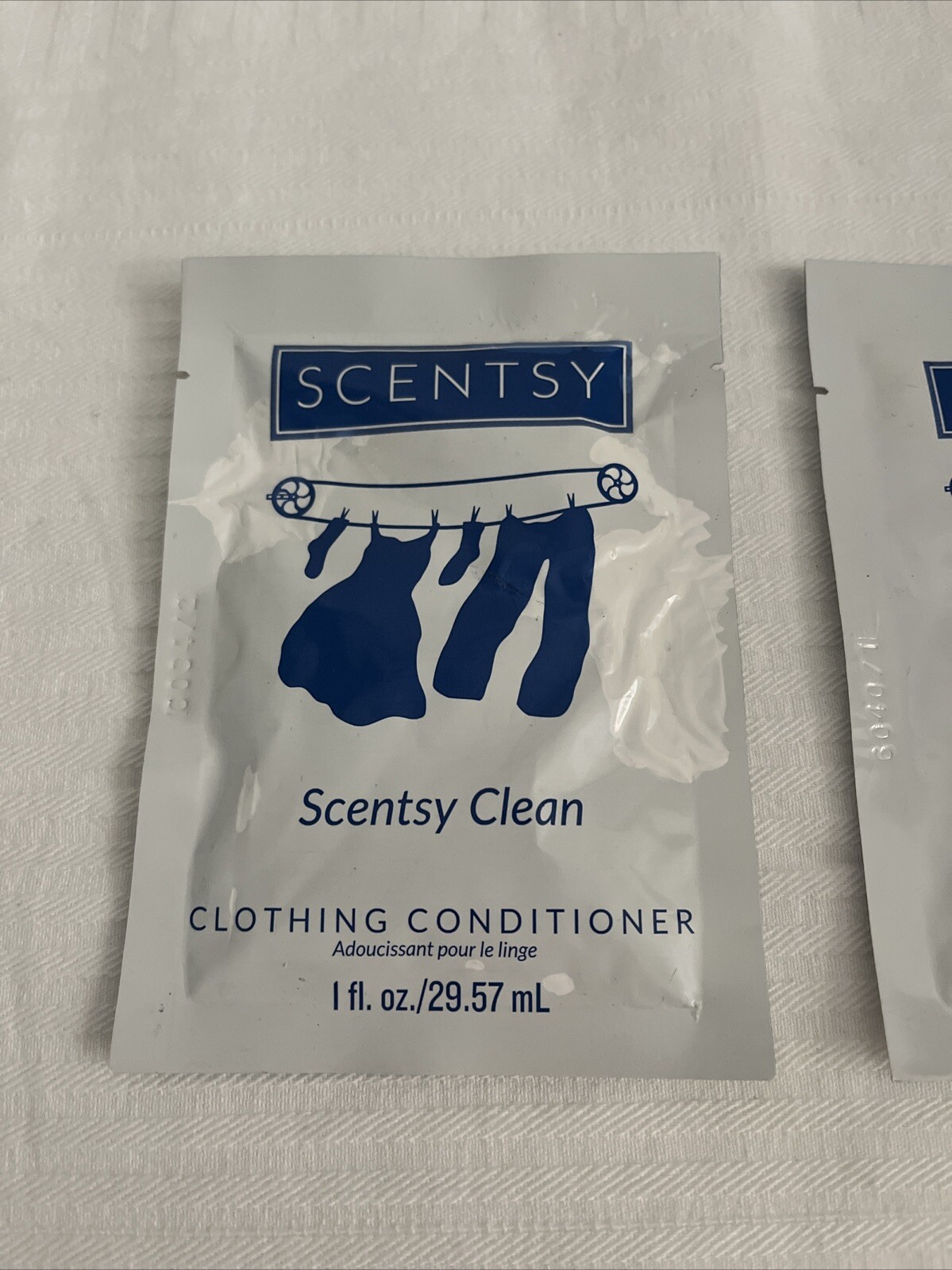 Scentsy LAUNDRY LIQUID Clean Scent Sample 0.5 fl oz and Clothing conditioner