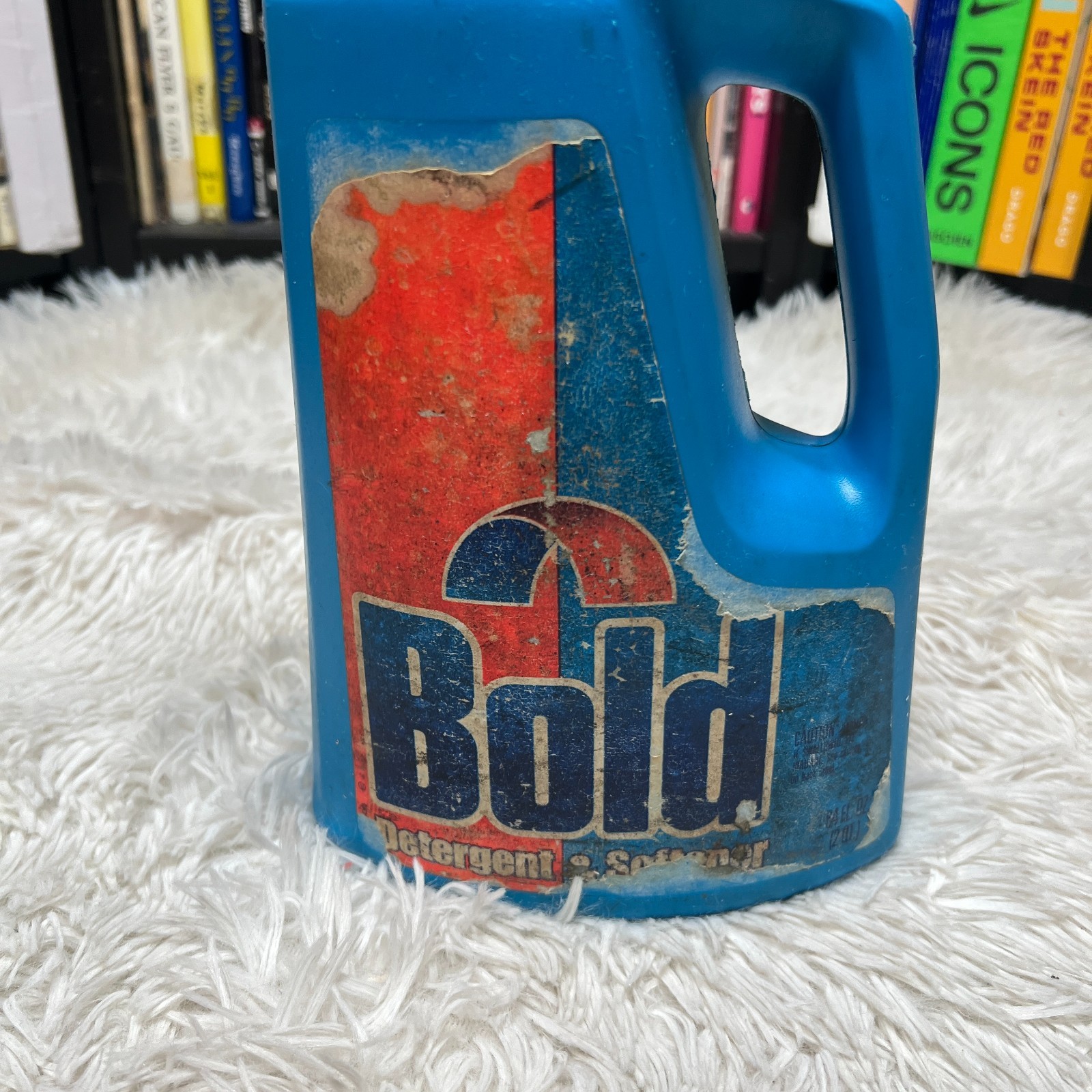 BOLD LIQUID LAUNDRY DETERGENT 64 FL oz PROCTOR AND GAMBLE 1985