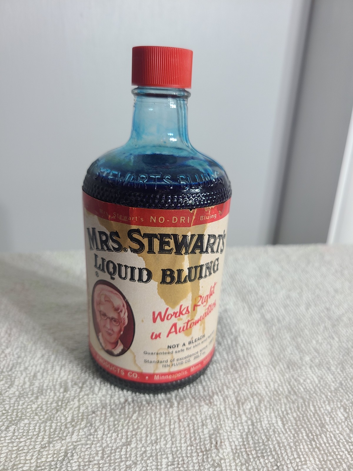 Vintage Mrs. Stewart’s No Drip Liquid Bluing Embossed Glass Bottle 1969 10oz