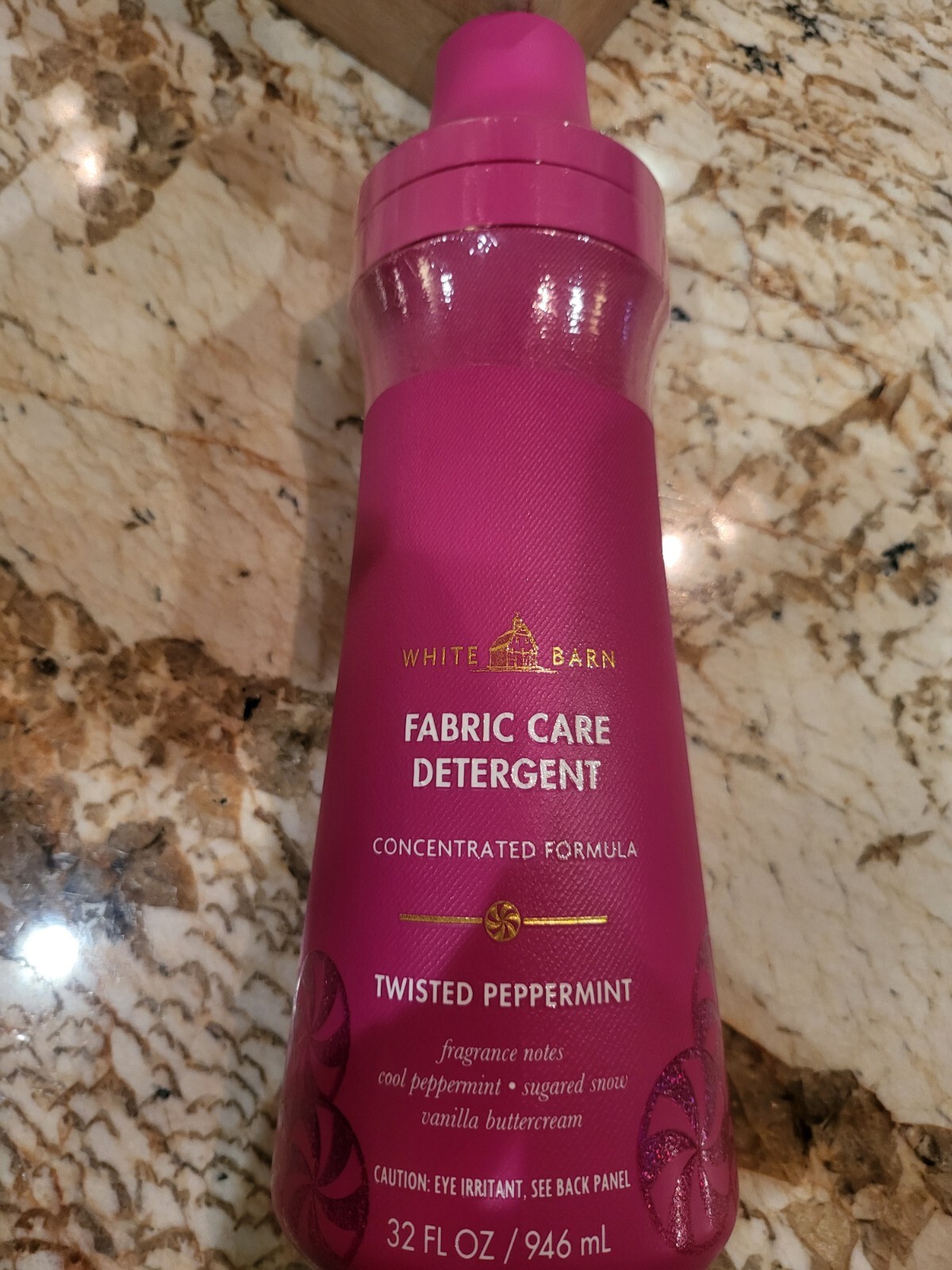 Bath Body Works White Barn TWISTED PEPPERMINT Laundry Fabric Care Detergent 32oz