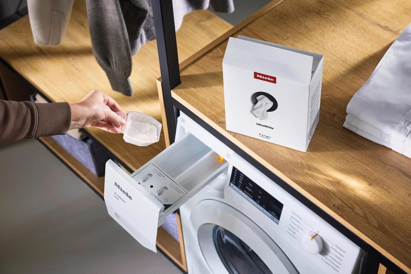 Washing machine detergent powder for best results on white and colored fabrics