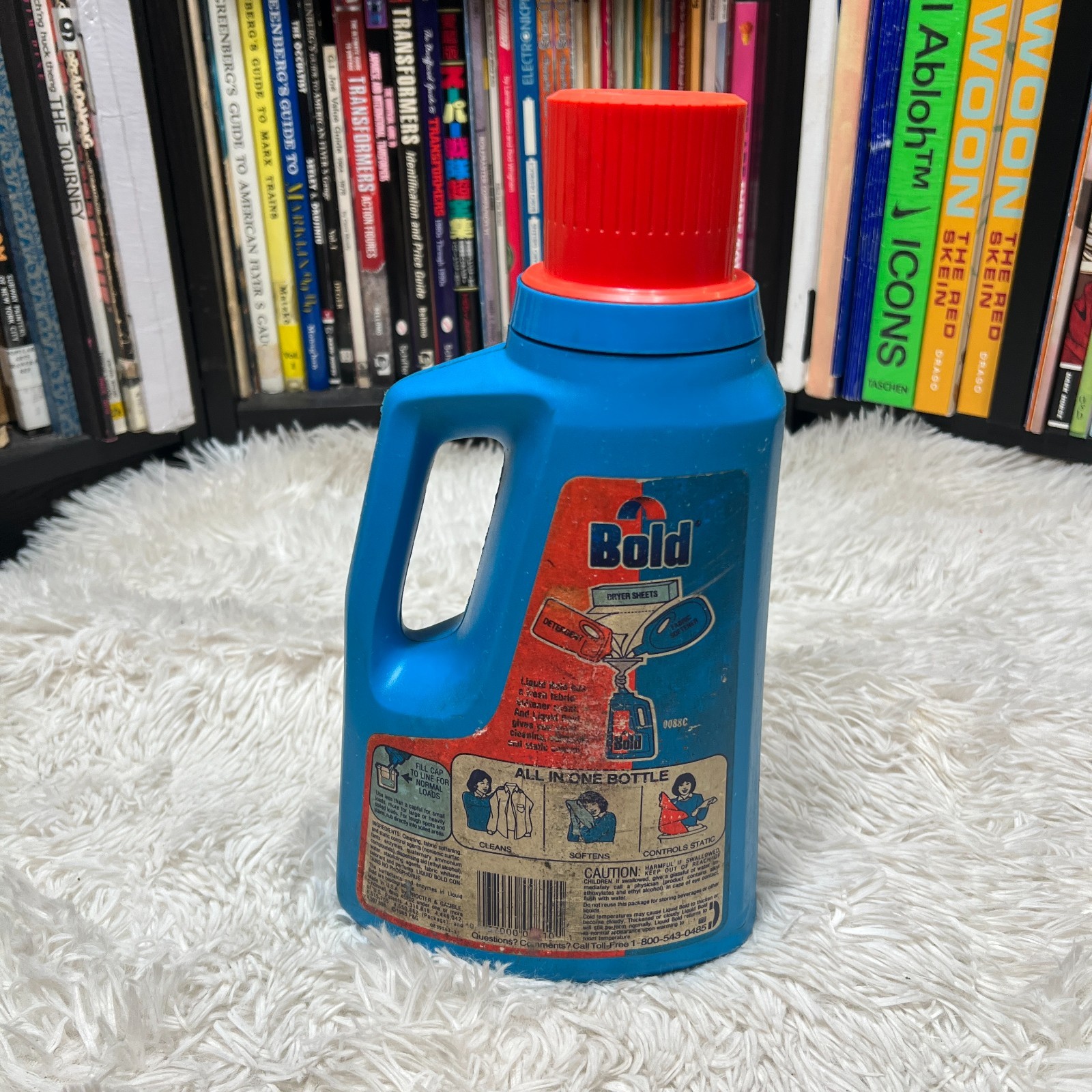 BOLD LIQUID LAUNDRY DETERGENT 64 FL oz PROCTOR AND GAMBLE 1985