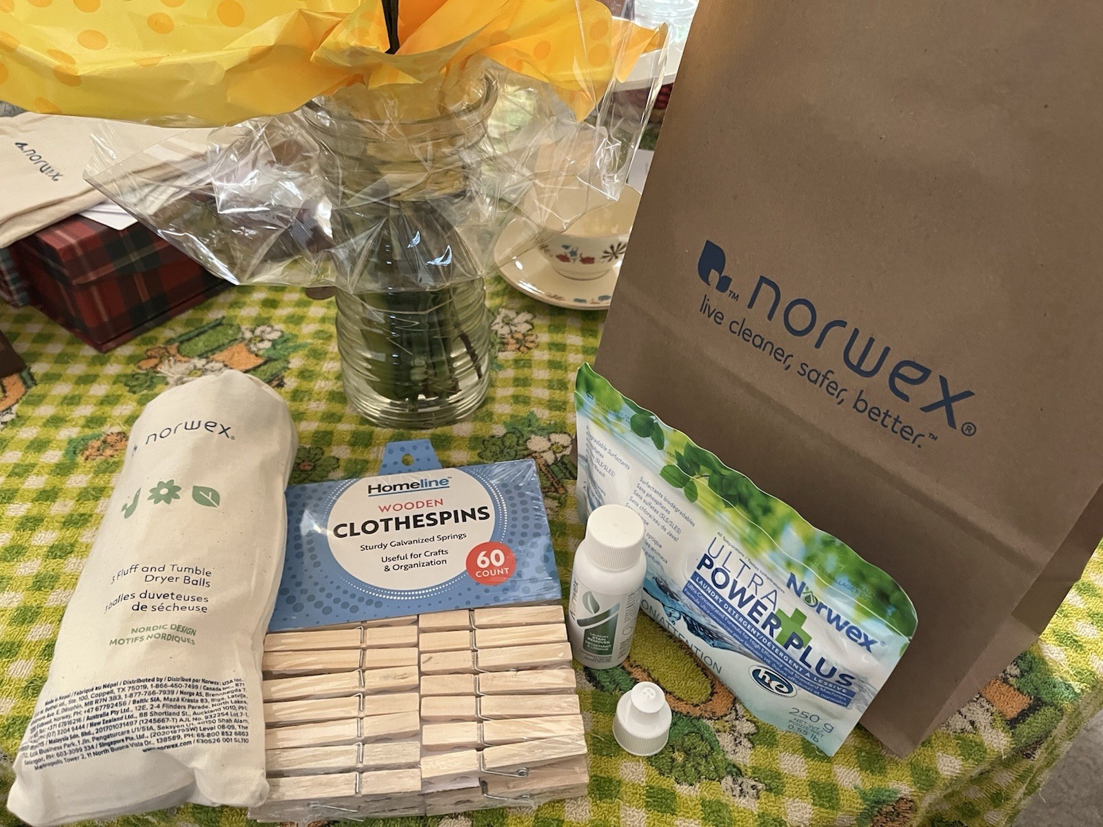 Norwex Laundry Sampler: 25 HE laundry soap, stain remover and nordic dryer balls