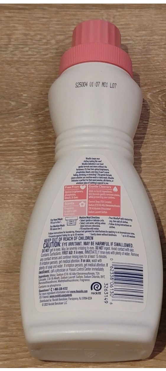 Woolite Original Scent Non-Concentrated 8-Load Laundry Detergent Liquid 16 oz.