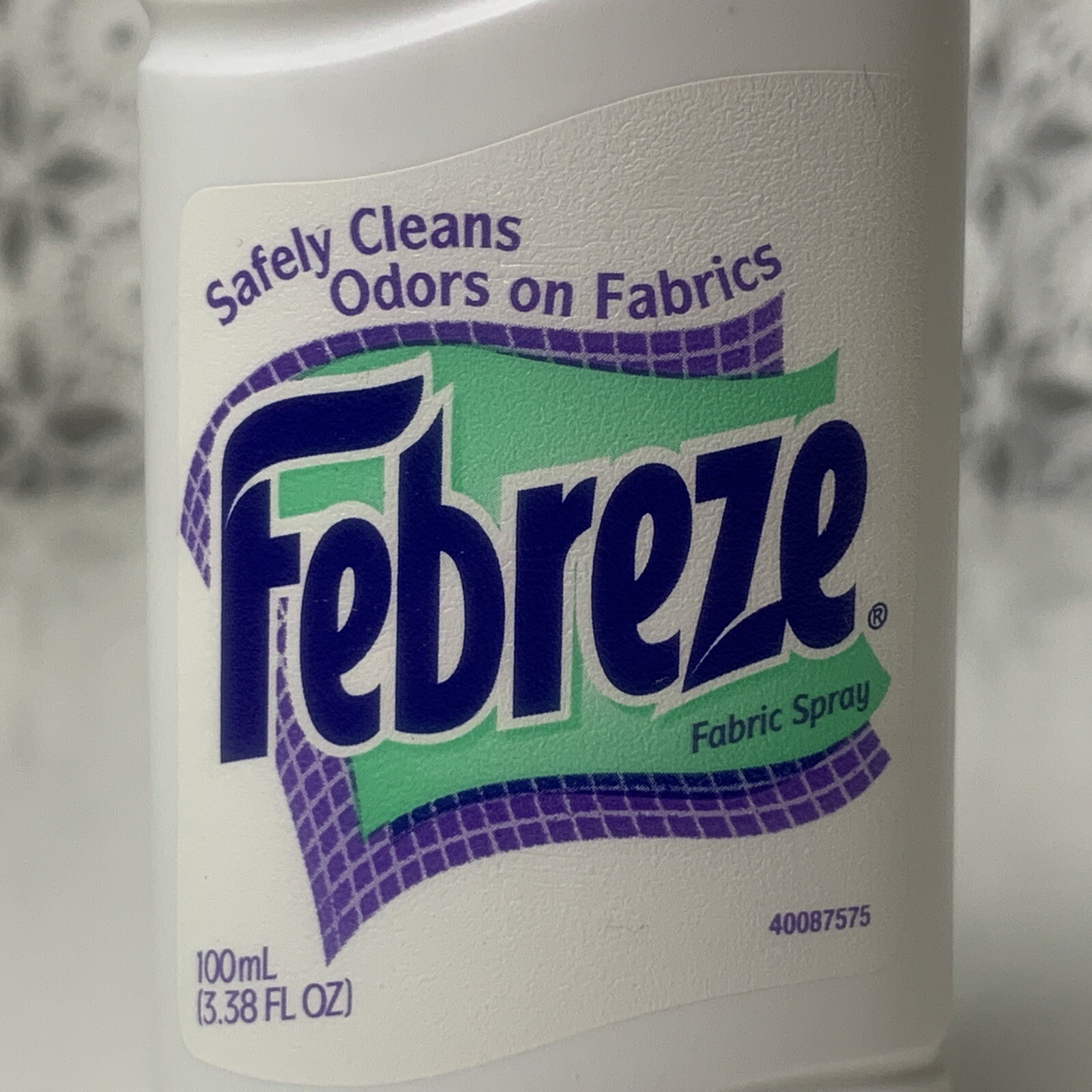 2000 Febreze Vintage Fabric Spray 3.38oz 100ml Original