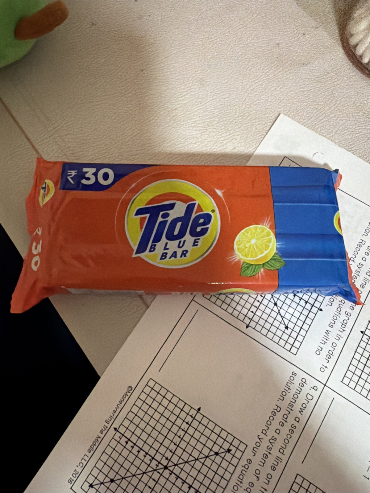 Tide Big Bar Blue Laundry Soap Bar 250g (HELPS BRIGHTEN WHITES & REMOVES STAINS)