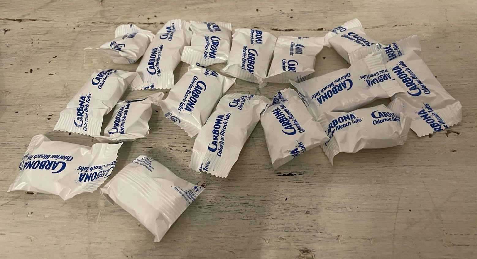Vtg 2002 Box of Carbona Bleach Whitening 15 Tablets for Laundry Cleaning Prop