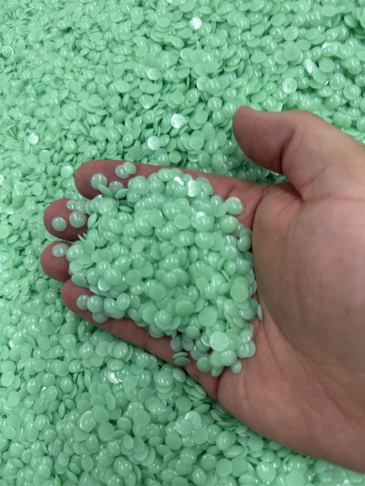 Made In USA – 1 Gallon Bucket Green Tropical Escape Scentos Scent Beads