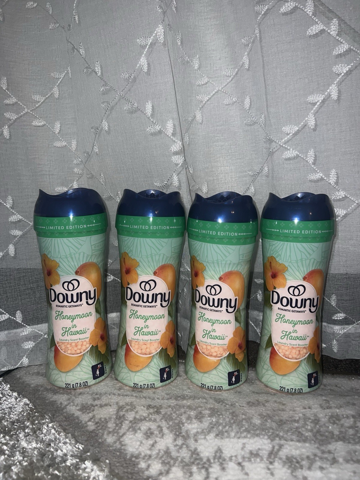 PACK OF 4 DOWNY HONEYMOON IN HAWAII Laundry Scent Booster Romantic 7.8oz