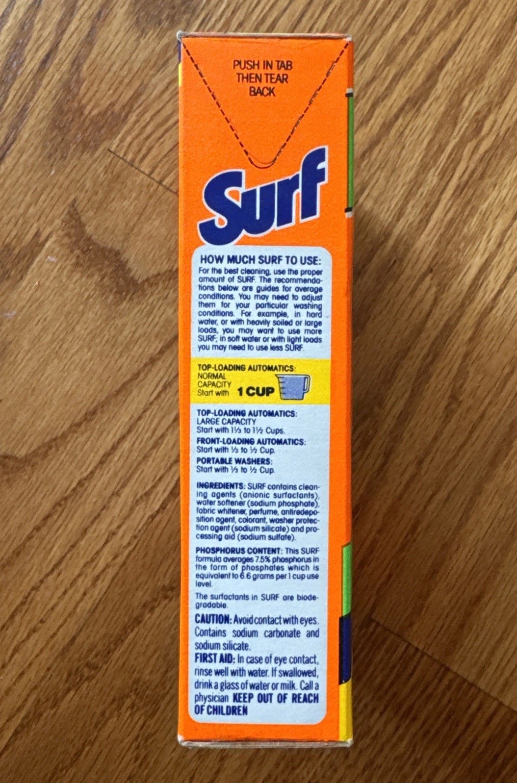 Surf by Lever Powder Laundry Detergent 6.2 oz Travel Size Vintage NOS 1980s Prop