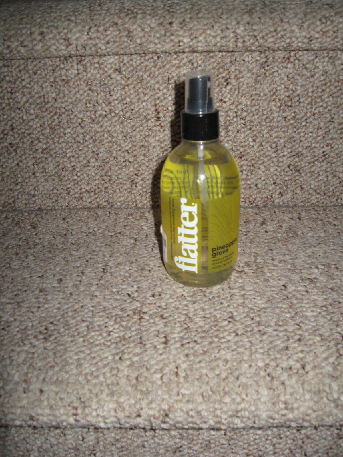 FREE SHIPPING NEW Soak Laundry Soap- FLATTER SPRAY PINEAPPLE GROVE 8.4 OZ