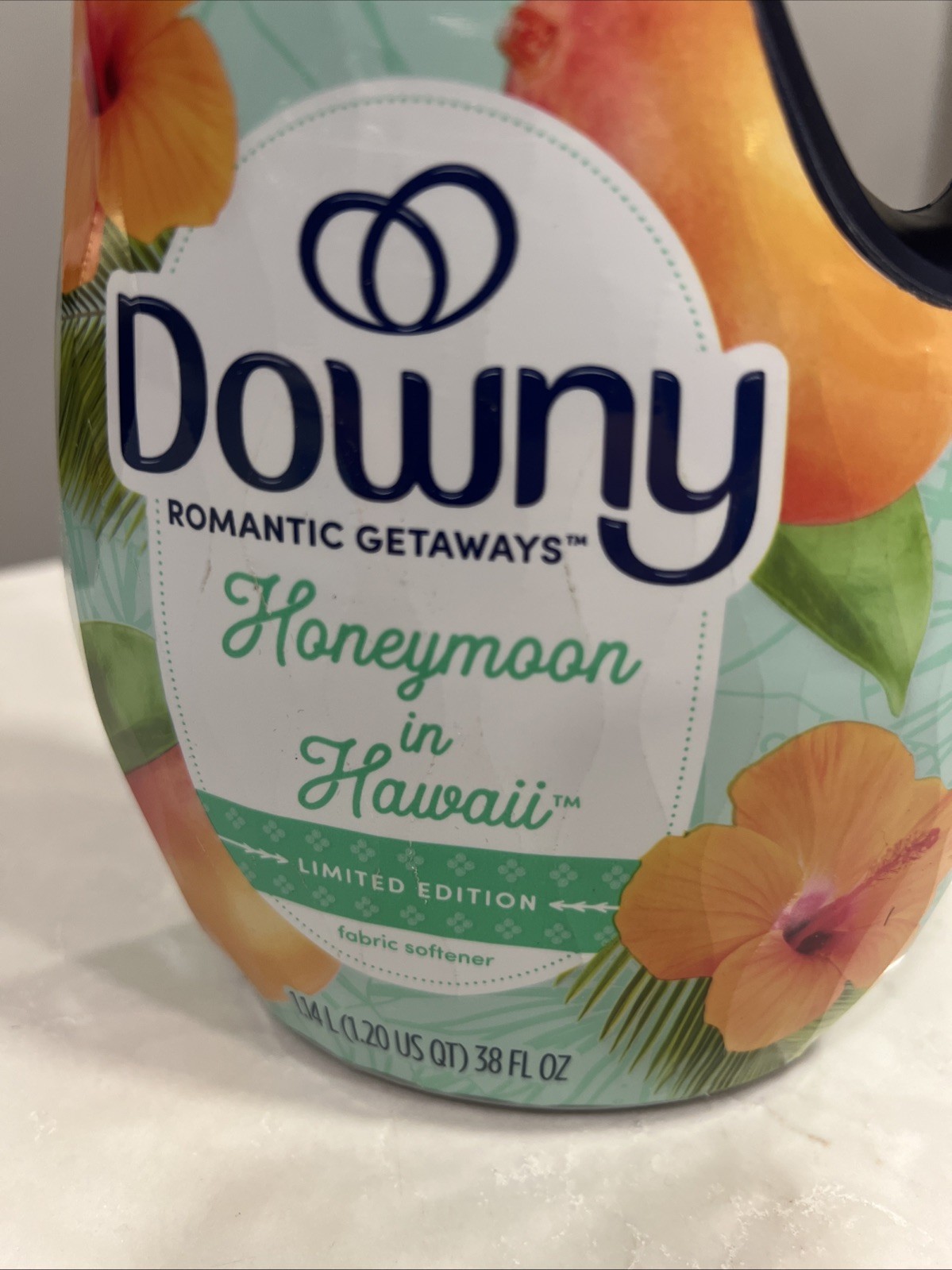 Downy Romantic Getaways Honeymoon In Hawaii Limited Edition Fabric Softener 38oz