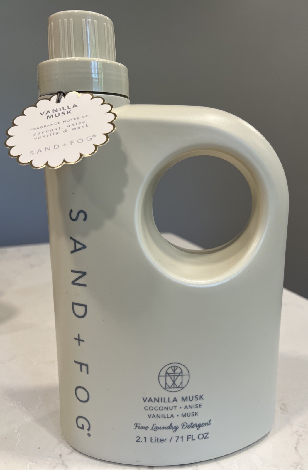 Sand + Fog Vanilla Musk Fine Laundry Detergent. 71 FL OZ, Coconut Anise New