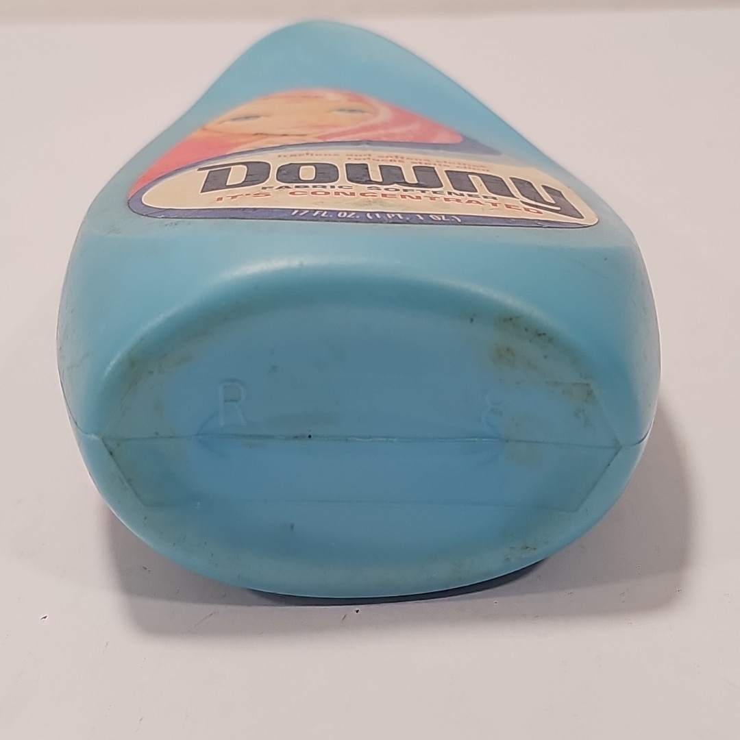 VTG Downy Fabric Softener Concentrate for Static Cling 17 Fl .Oz. Half Full