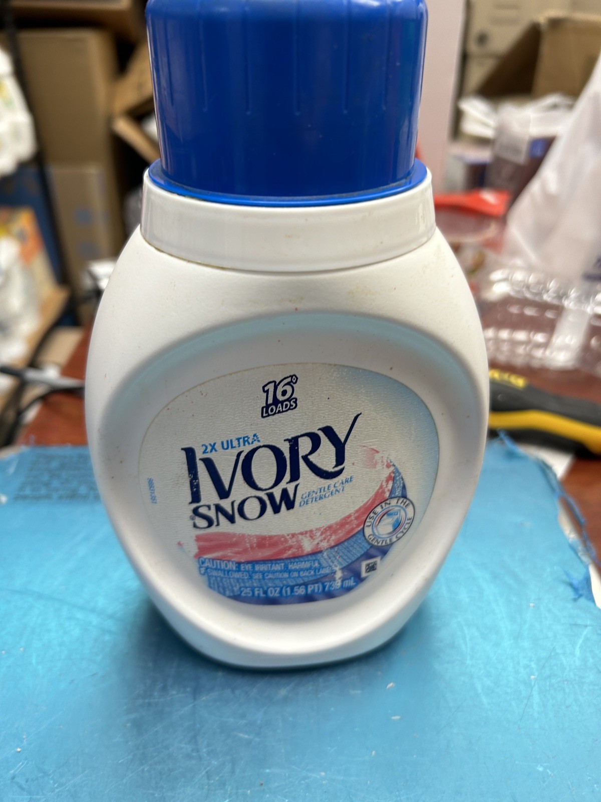 (1) IVORY Snow 2X Ultra Gentle Care Detergent Liquid ~25 fl oz~Blue Cap FADED