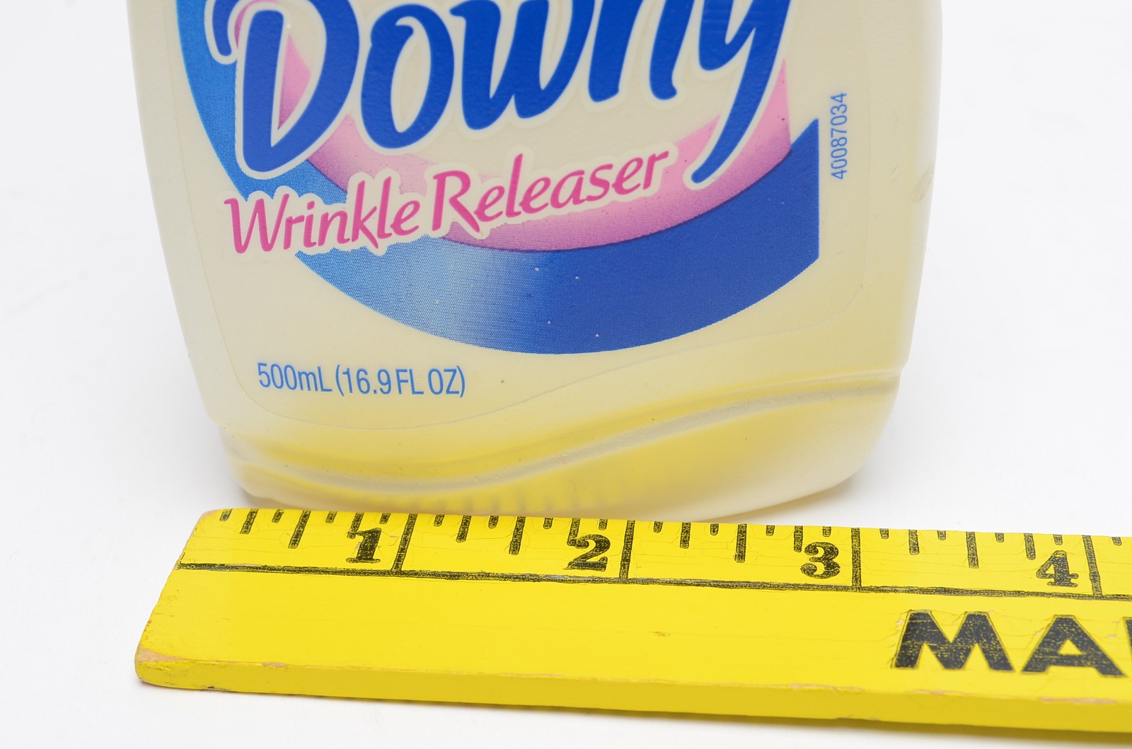 Vintage 2000 Downy Wrinkle Releaser Spray Light Freshness Original Formula 16.9