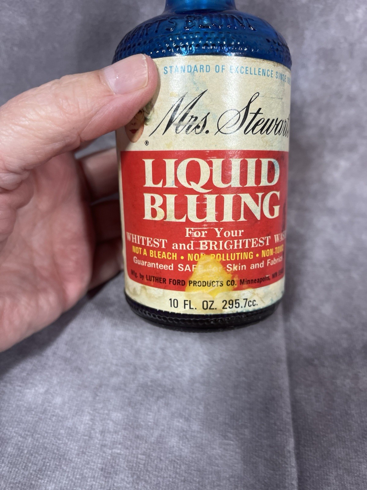 Vintage Mrs. Stewart’s 10 Fl Oz Liquid Bluing Embossed Glass Bottle 90% FULL