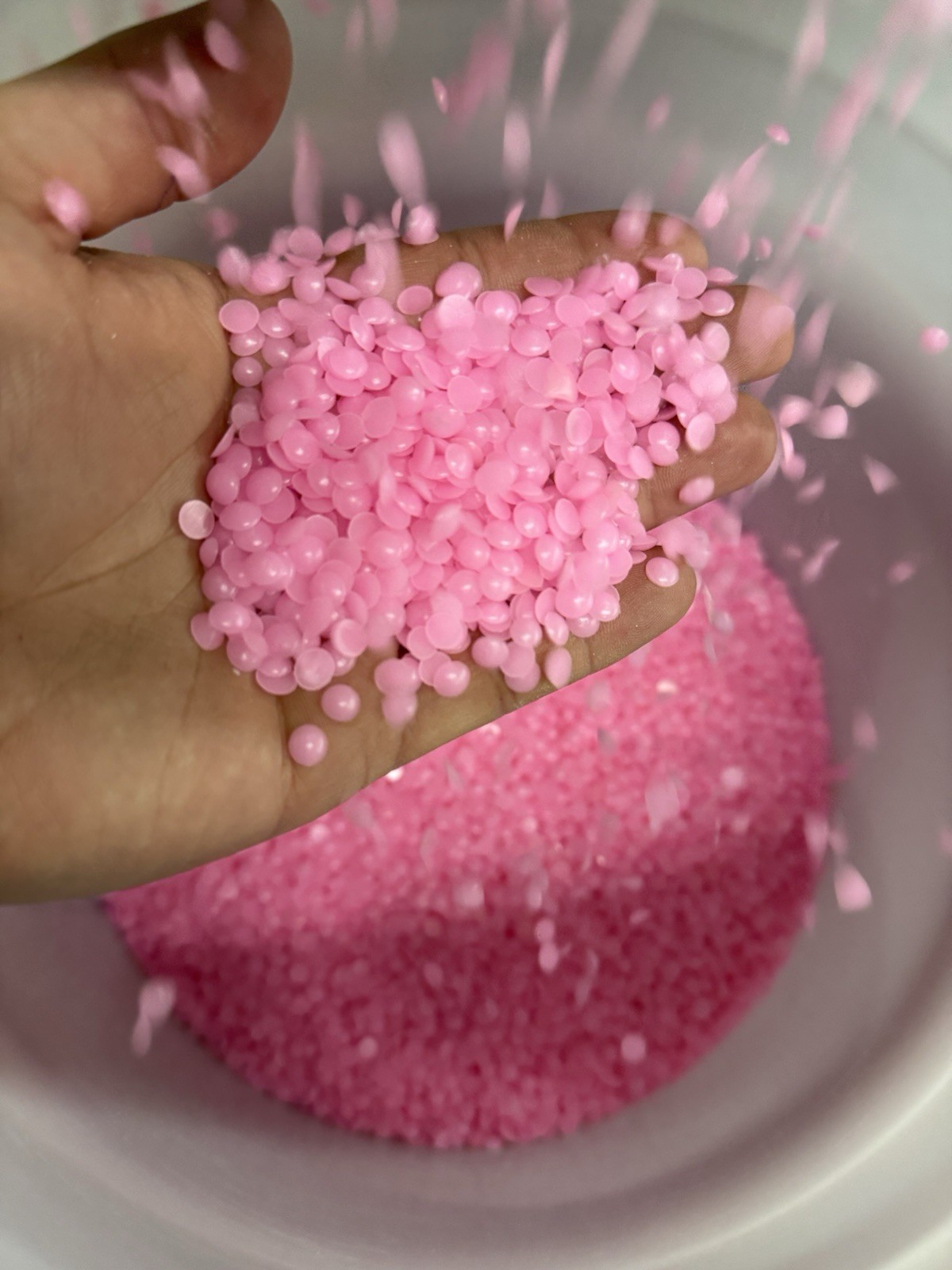 Made In USA – BULK 30 Lb. Case of Laundry Scent Beads Scentos – Red Passion