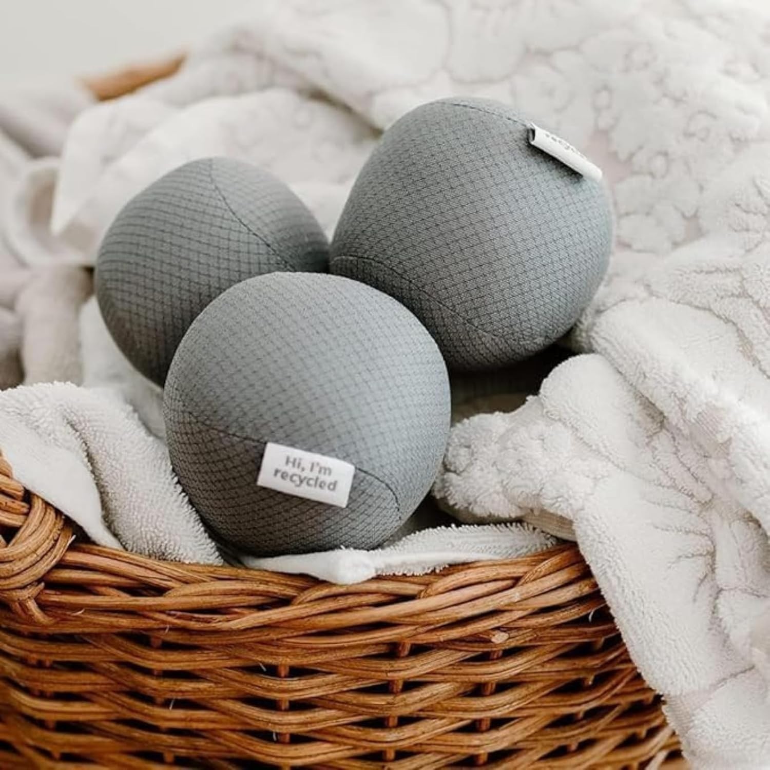 Set of 3 Anti-Static Dryer Balls – Quiet, Hypoallergenic Laundry Essential
