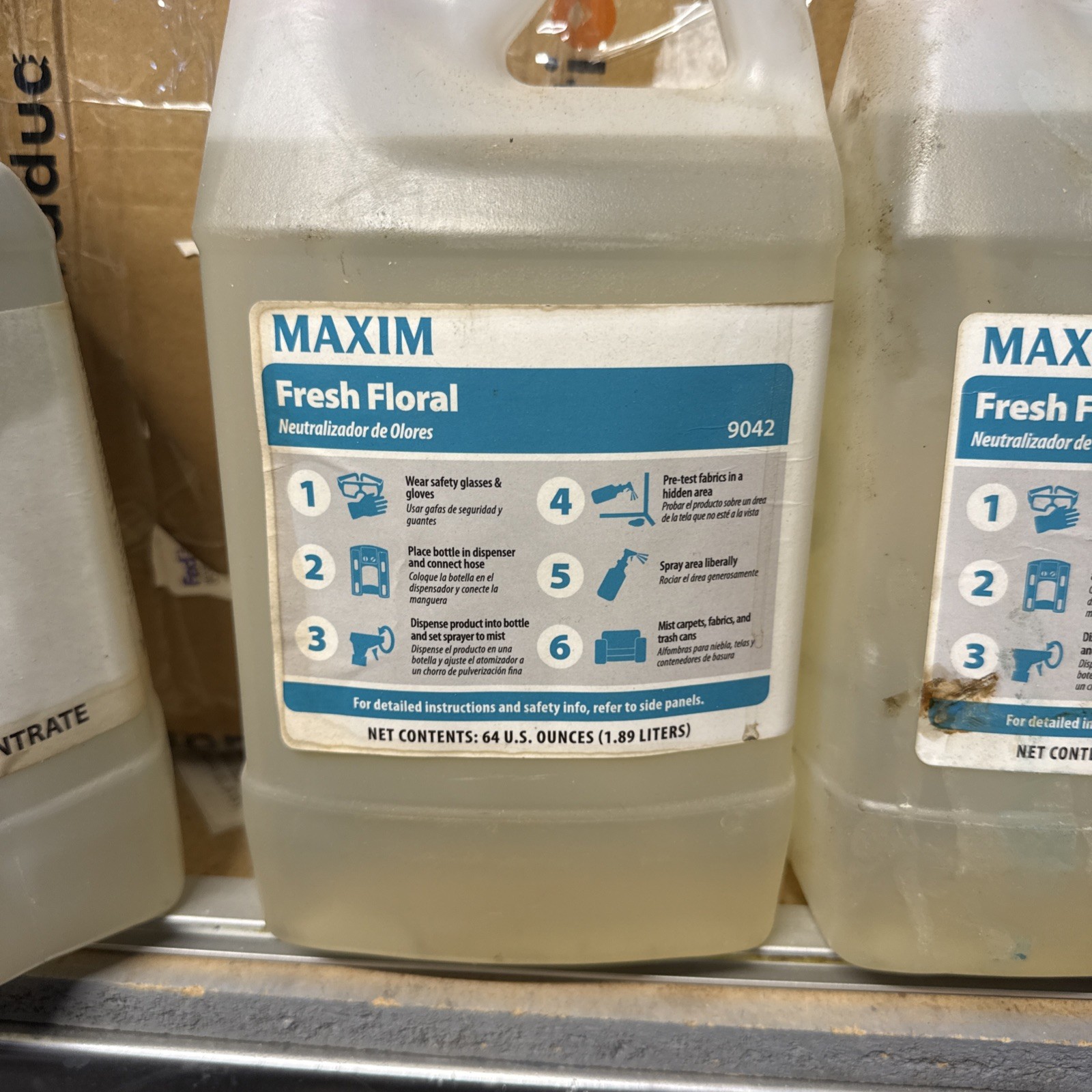 MAXIM 9042 Commercial Odor Neutralizer Concentrate, Fresh Floral Scent, 64oz Jug
