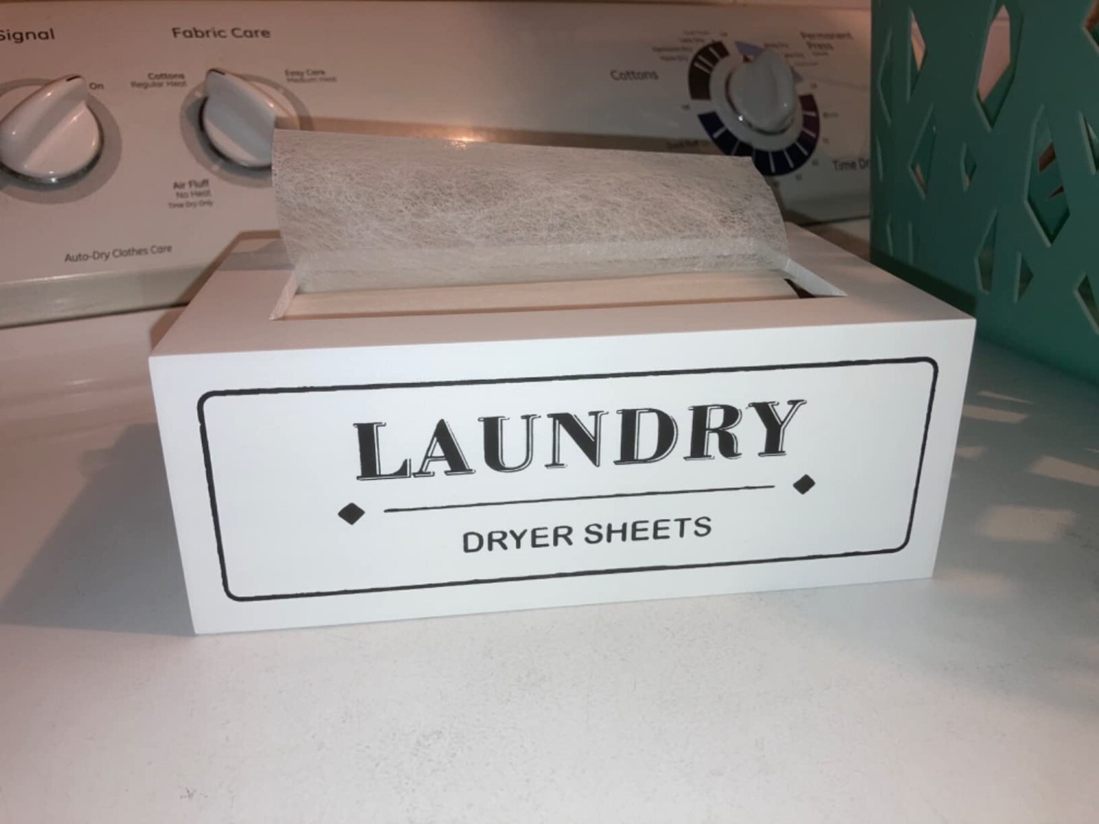 Dryer Sheet Holder Dispenser Container, Space Saving 8.27″L x 5.12″W x 3.15″H