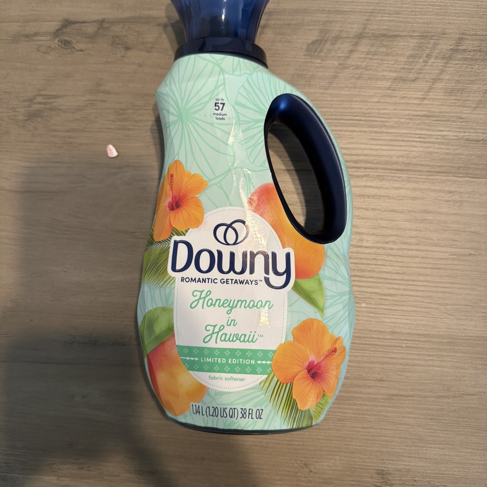 Downy Romantic Getaways Honeymoon In Hawaii Limited Edition Fabric Softener 38oz