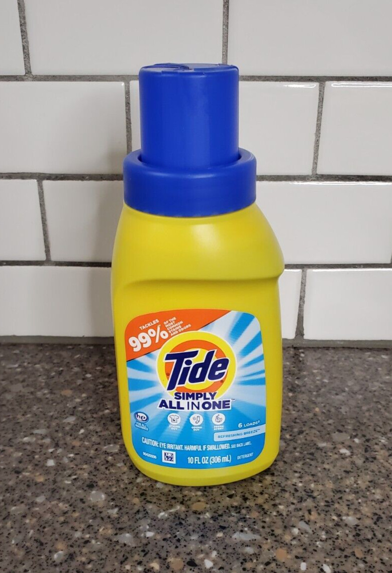 Travel Tide Simply Clean & Fresh Laundry Detergent Liquid-Refreshing Breeze 10oz