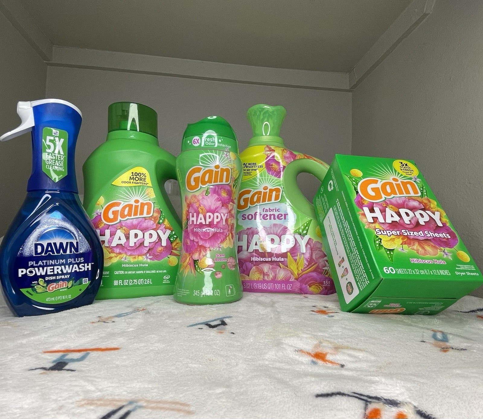 (5-PIECE) Gain “HAPPY” Collection Laundry Detergent Set! • Scent: Hibiscus Hula