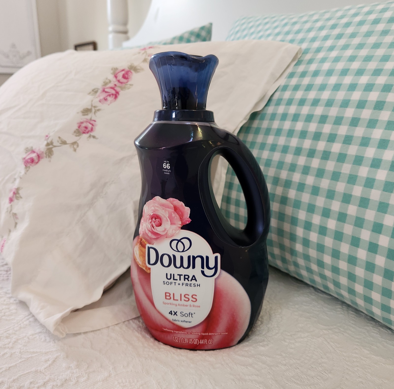 NEW DOWNY INFUSIONS BLISS 44 FL OZ SPARKLING AMBER & ROSE FABRIC SOFTENER