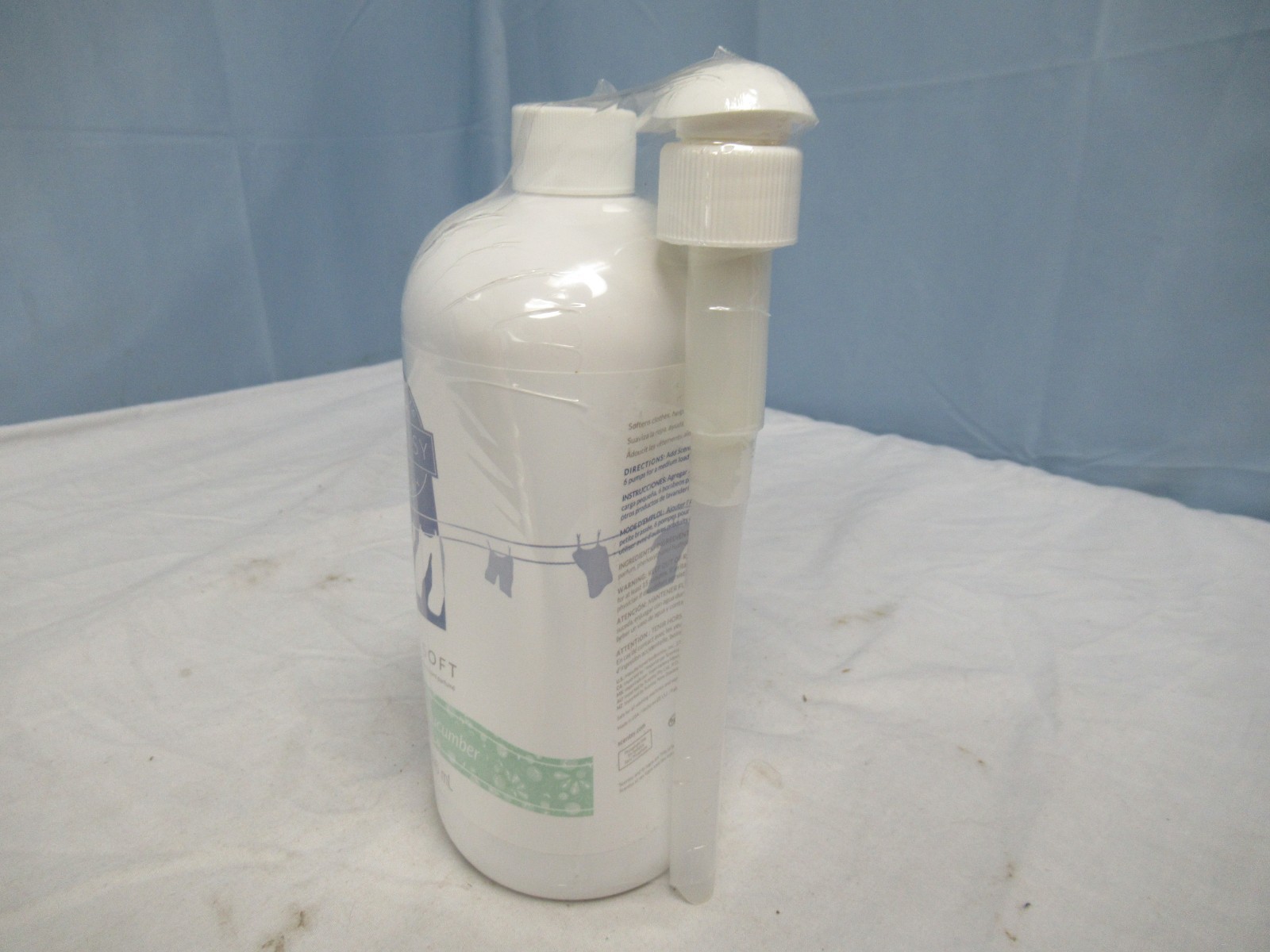 Scentsy Laundry Scent Soft with Pump Aloe Water & Cucumber 32 fl oz (UU)