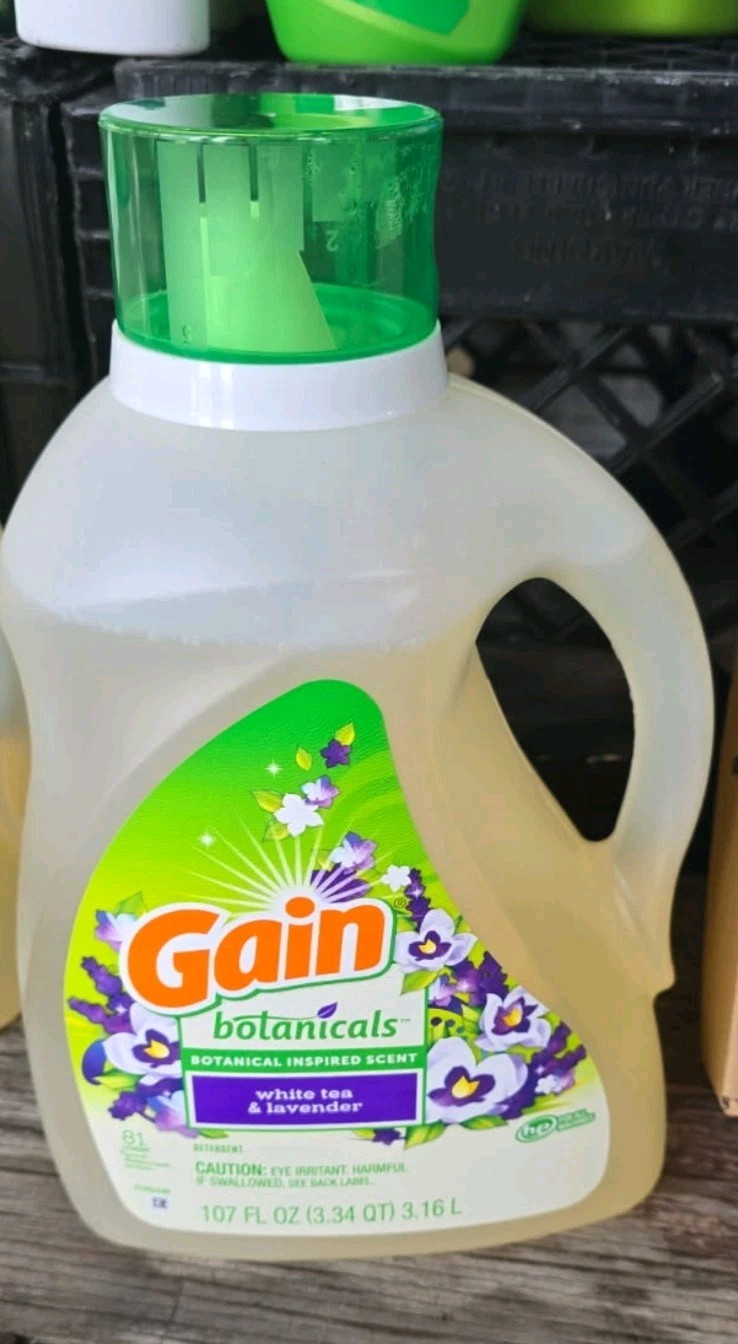 Gain White Tea & Lavender Botanicals Liquid Laundry Detergents 81 Loads 107oz