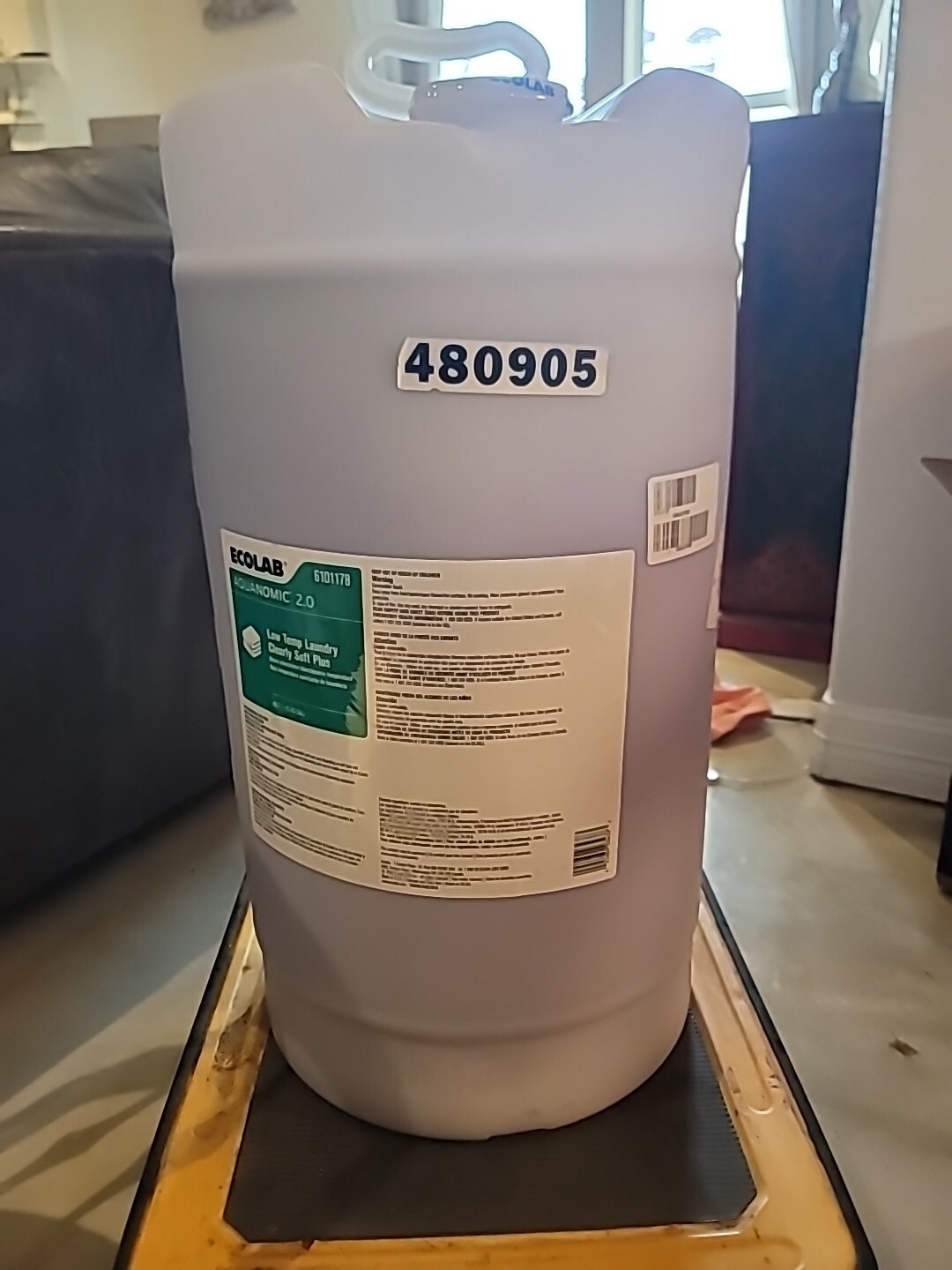 Ecolab® Aquanomic 2.0 Low Temp Laundry Softener Clearly Soft Plus 15 Gallon READ