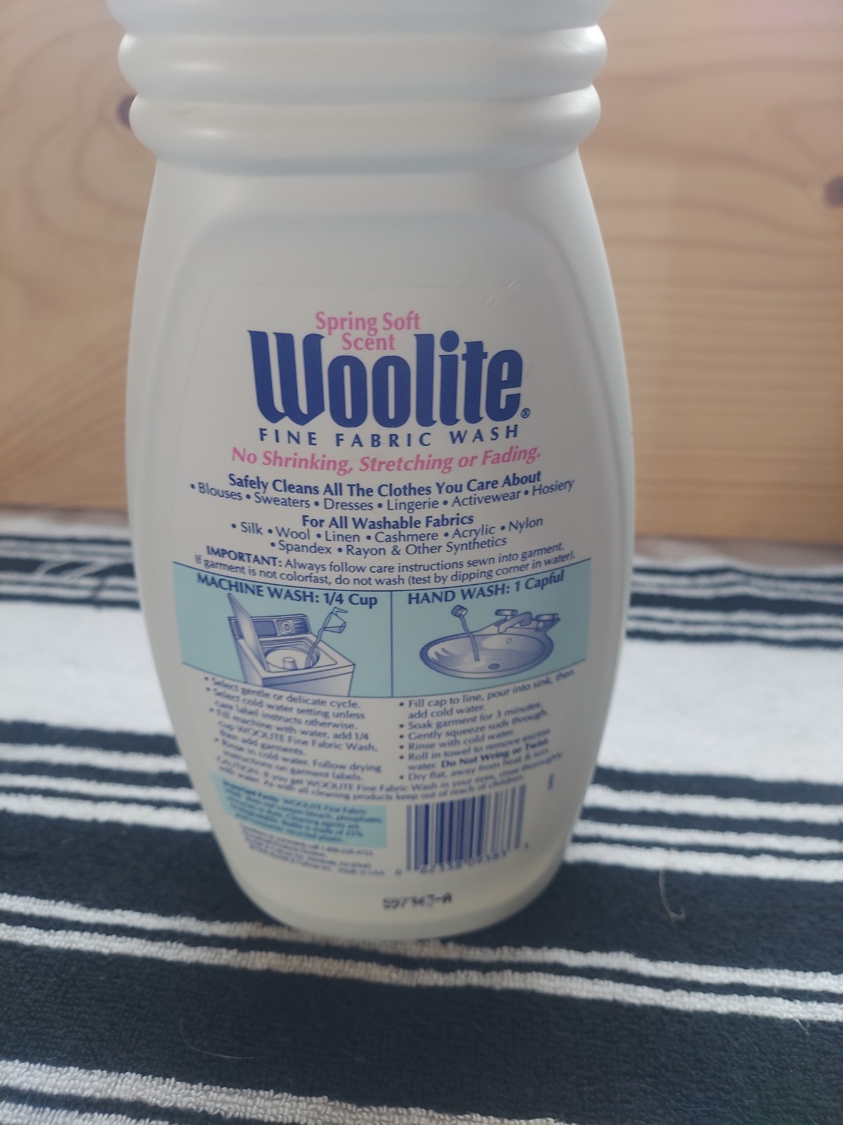 Vinage 90’s Woolite 32 Ounce Spring Soft Scent Full
