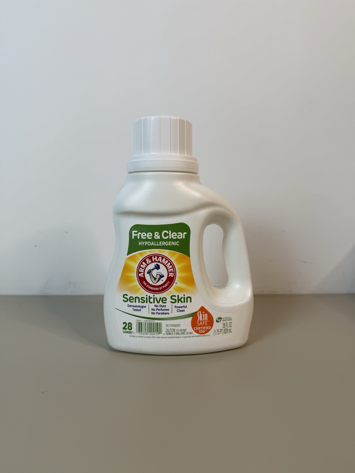 Arm & Hammer laundry detergent Free & Clear Sensitive Skin 28Loads (28 Oz/828ml)