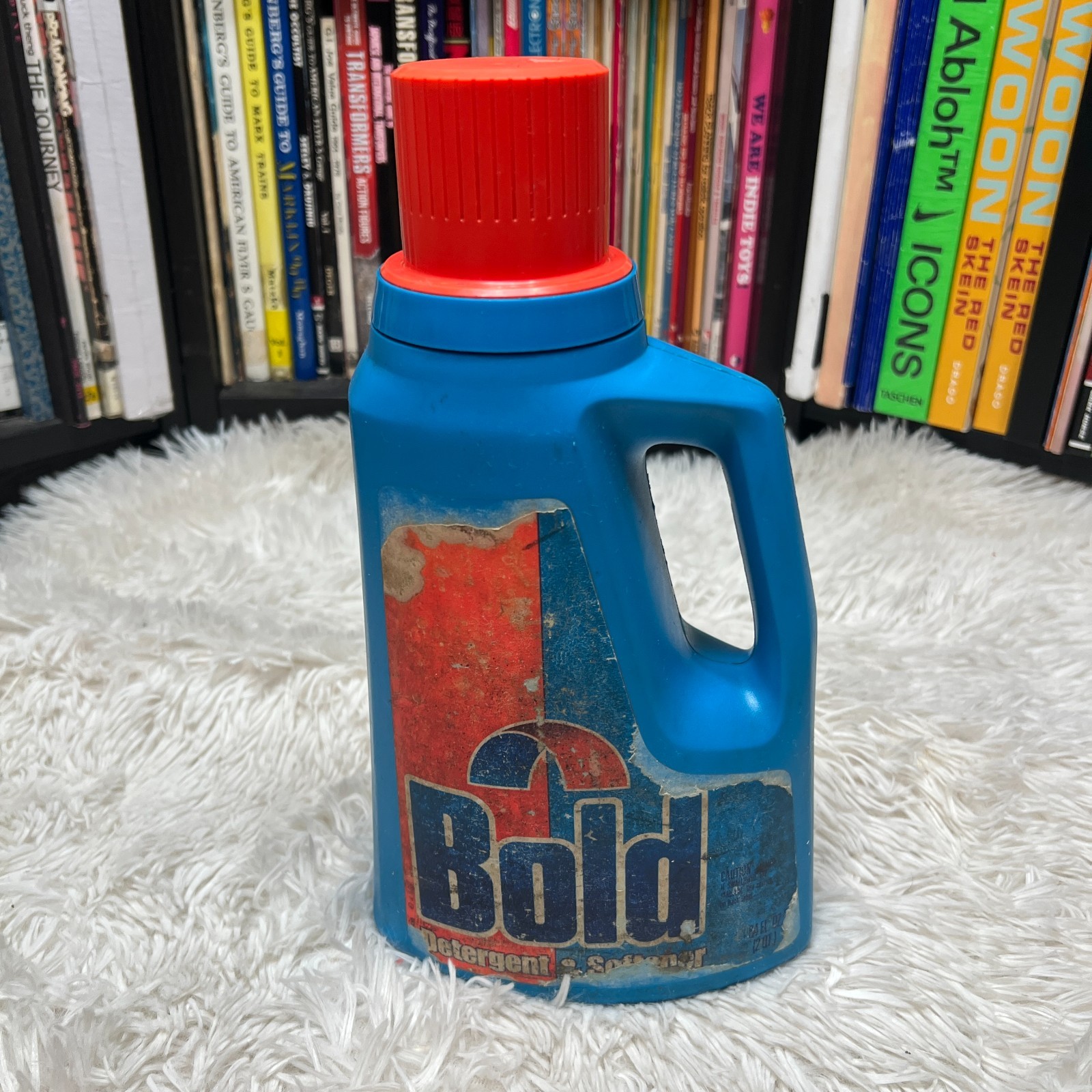BOLD LIQUID LAUNDRY DETERGENT 64 FL oz PROCTOR AND GAMBLE 1985