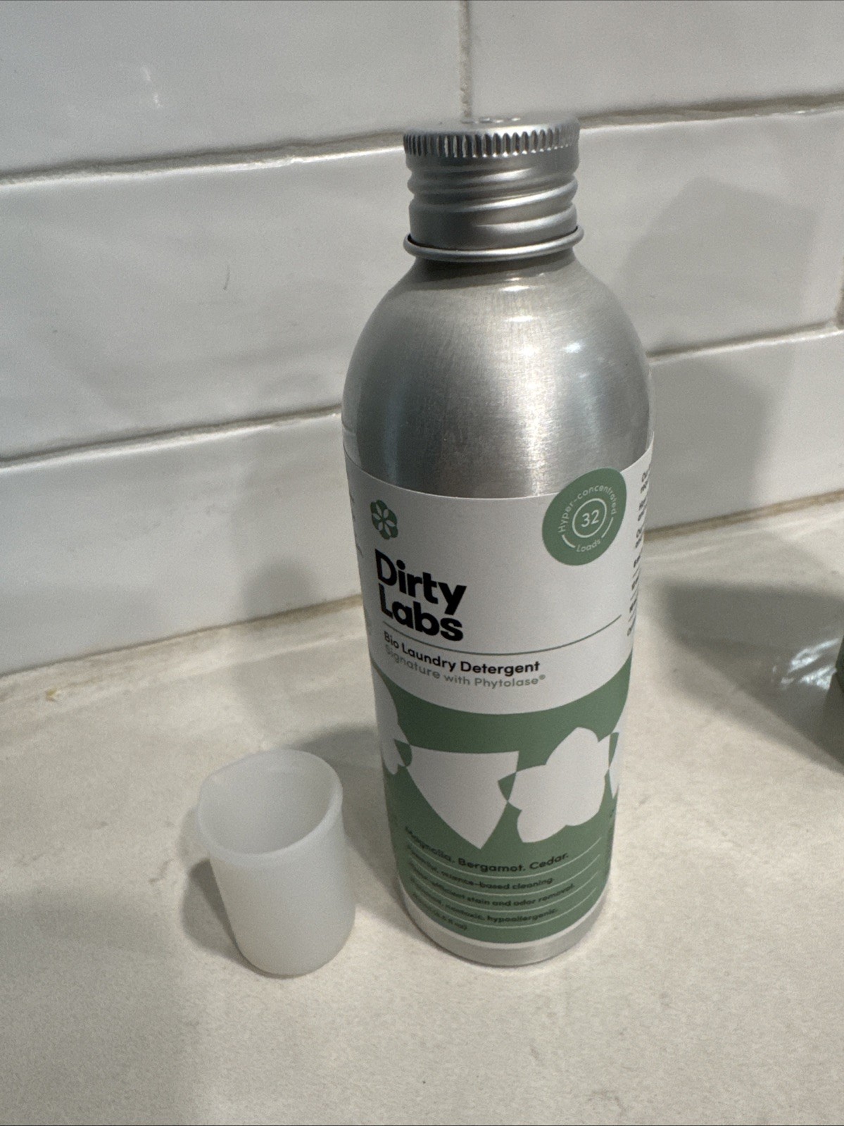 Dirty Labs | Signature Scent | Bio-Liquid Laundry Detergent | 32 Loads 8.6 fl…