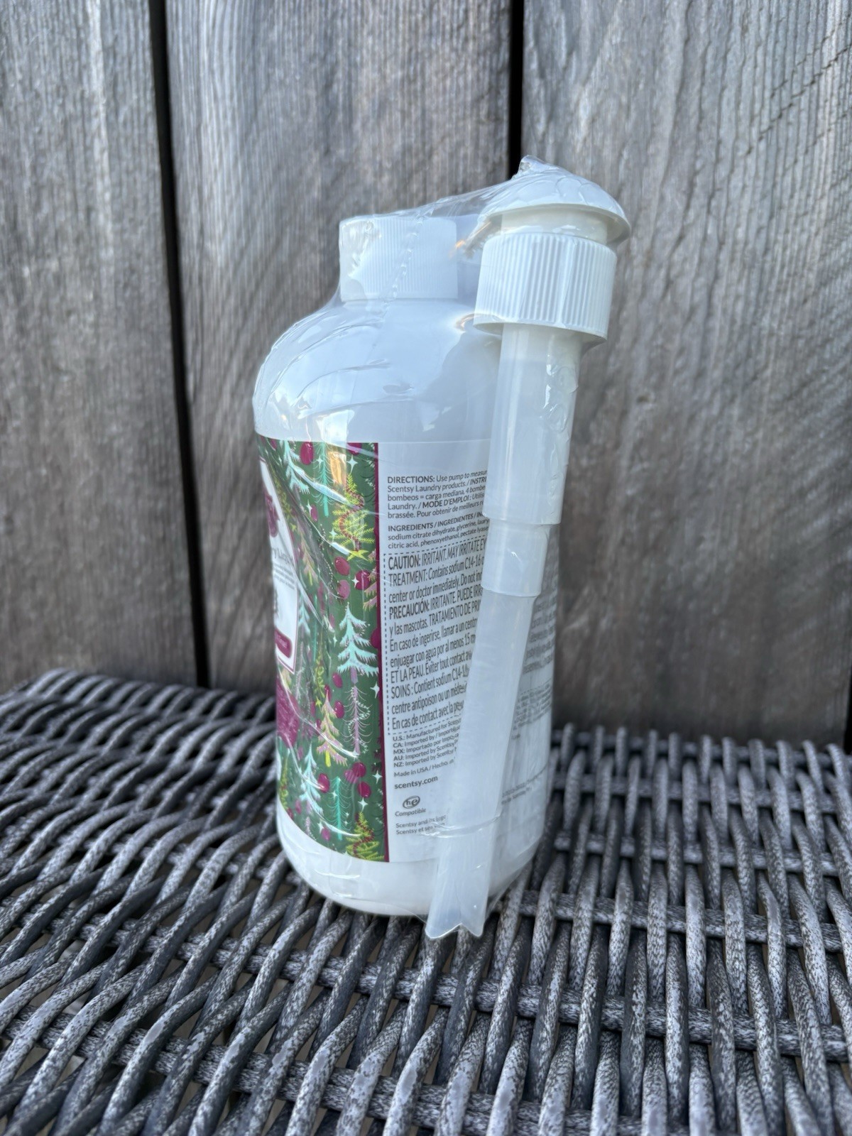 New Scentsy Laundry Liquid Cranberry & Tinsel 20 Fl Oz / 591 ml W Pump