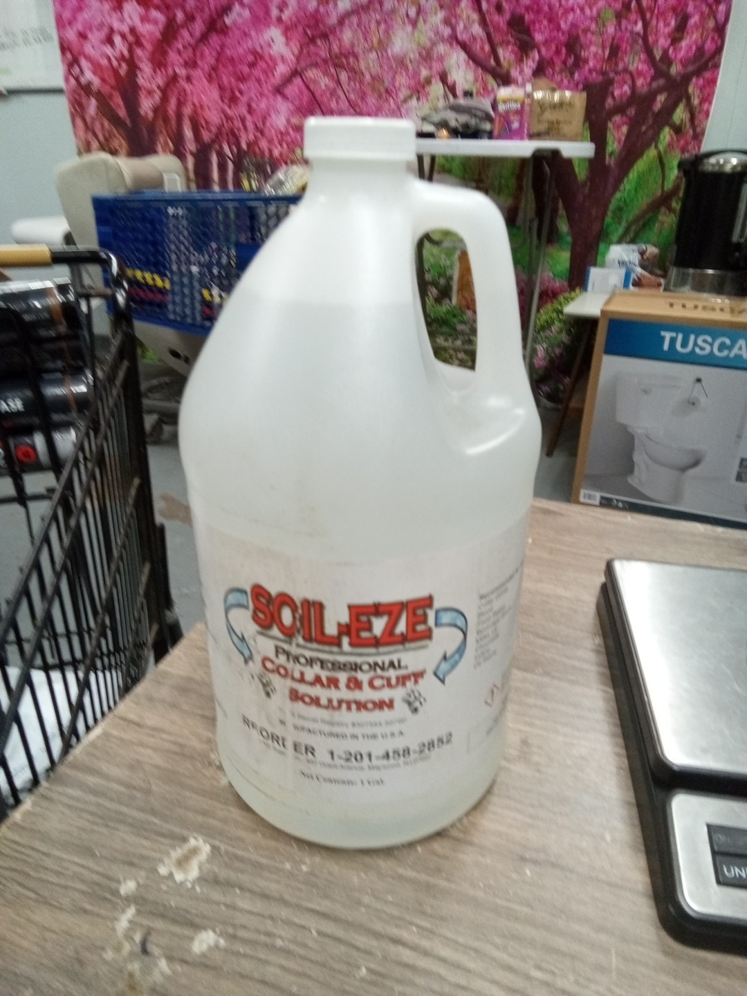 Soil-EZE Pre-treat For Collars & Cuffs Scrub 1 Gal 561
