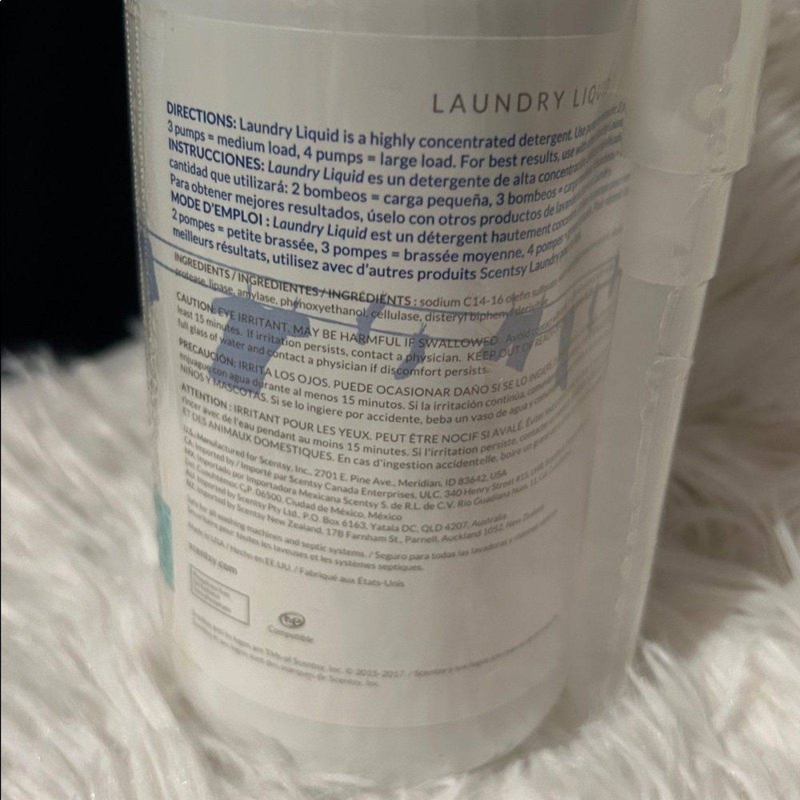 Scentsy White and Blue Laundry Liquid NEW